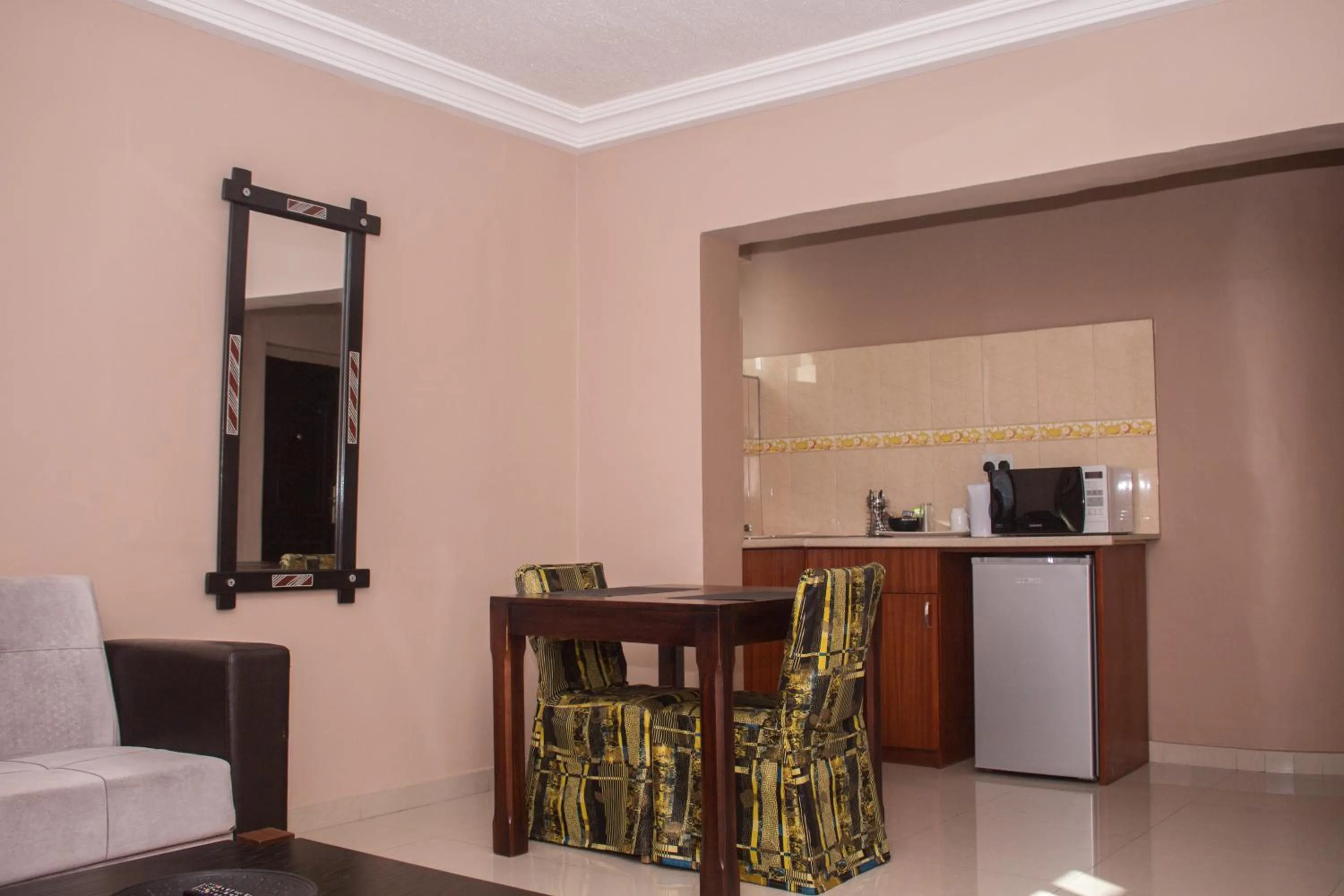 Dining area in Manjaro Suites