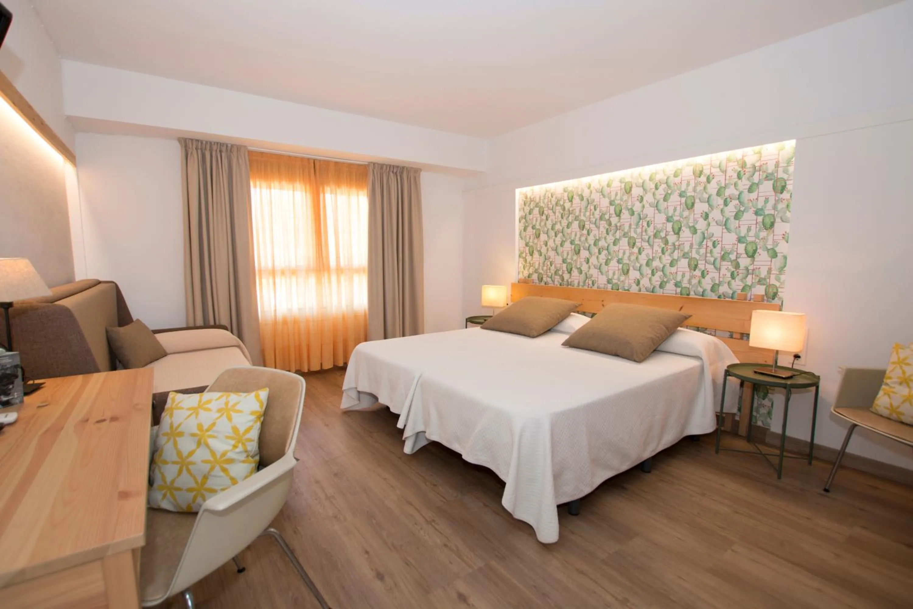 Photo of the whole room, Bed in Hotel Yola