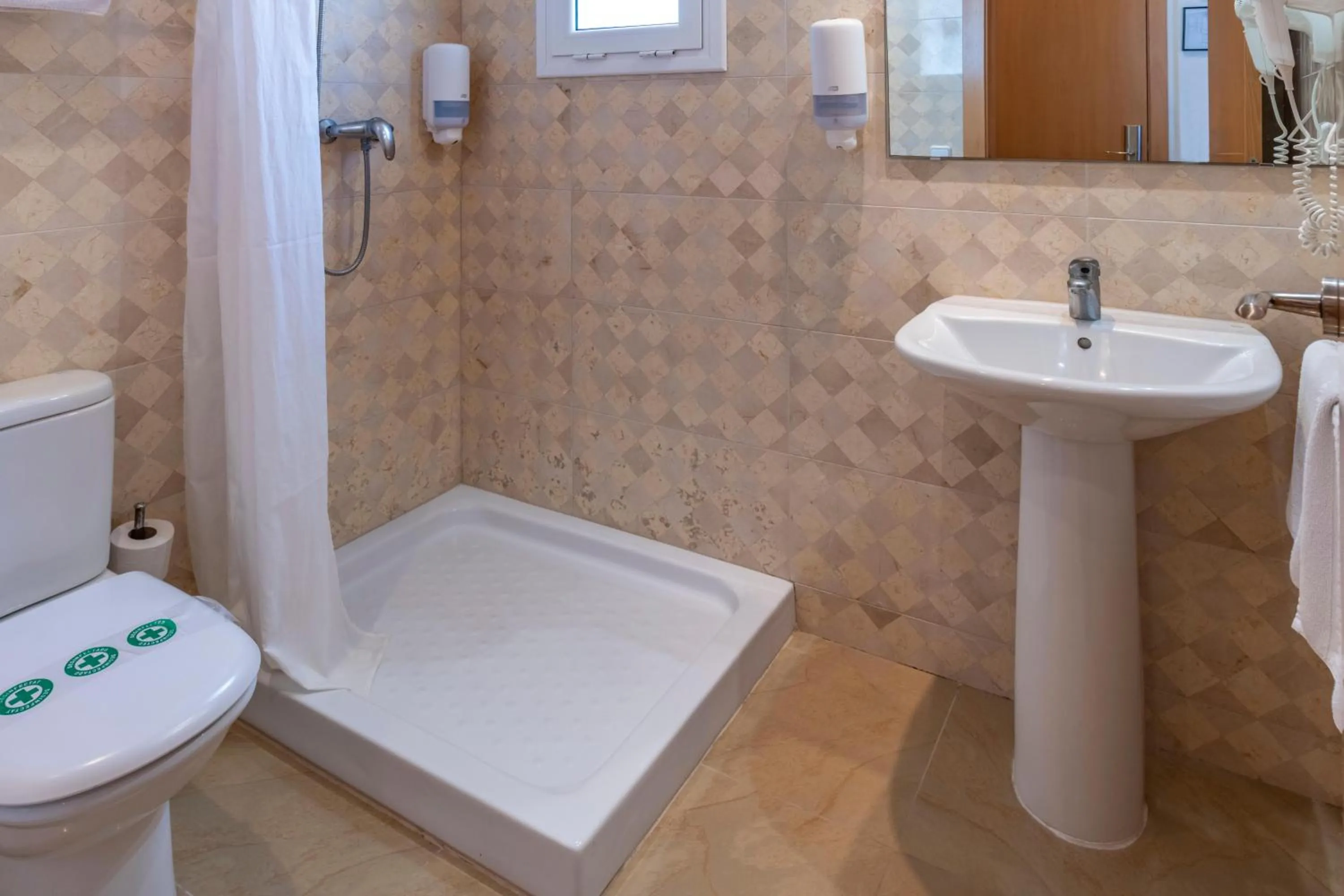 Bathroom in Moremar Hotel