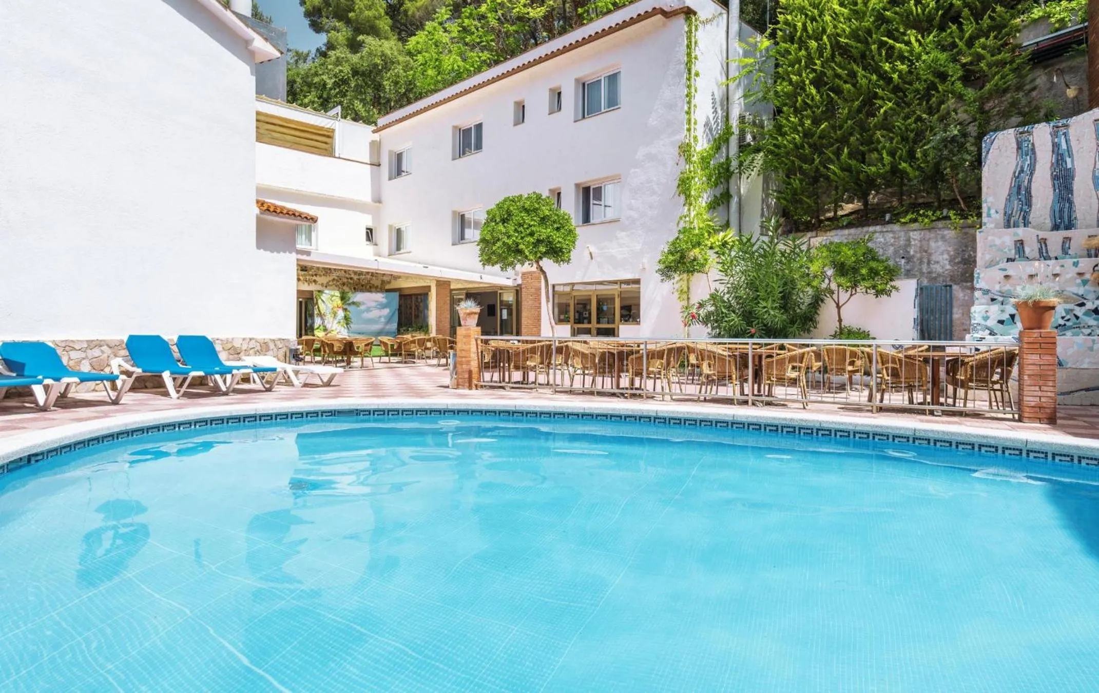 Swimming Pool in Moremar Hotel