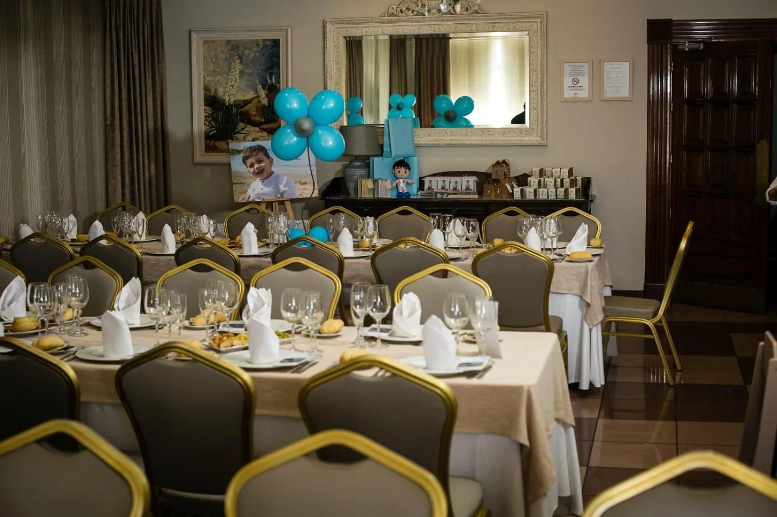 Dining area in Hotel Salvador
