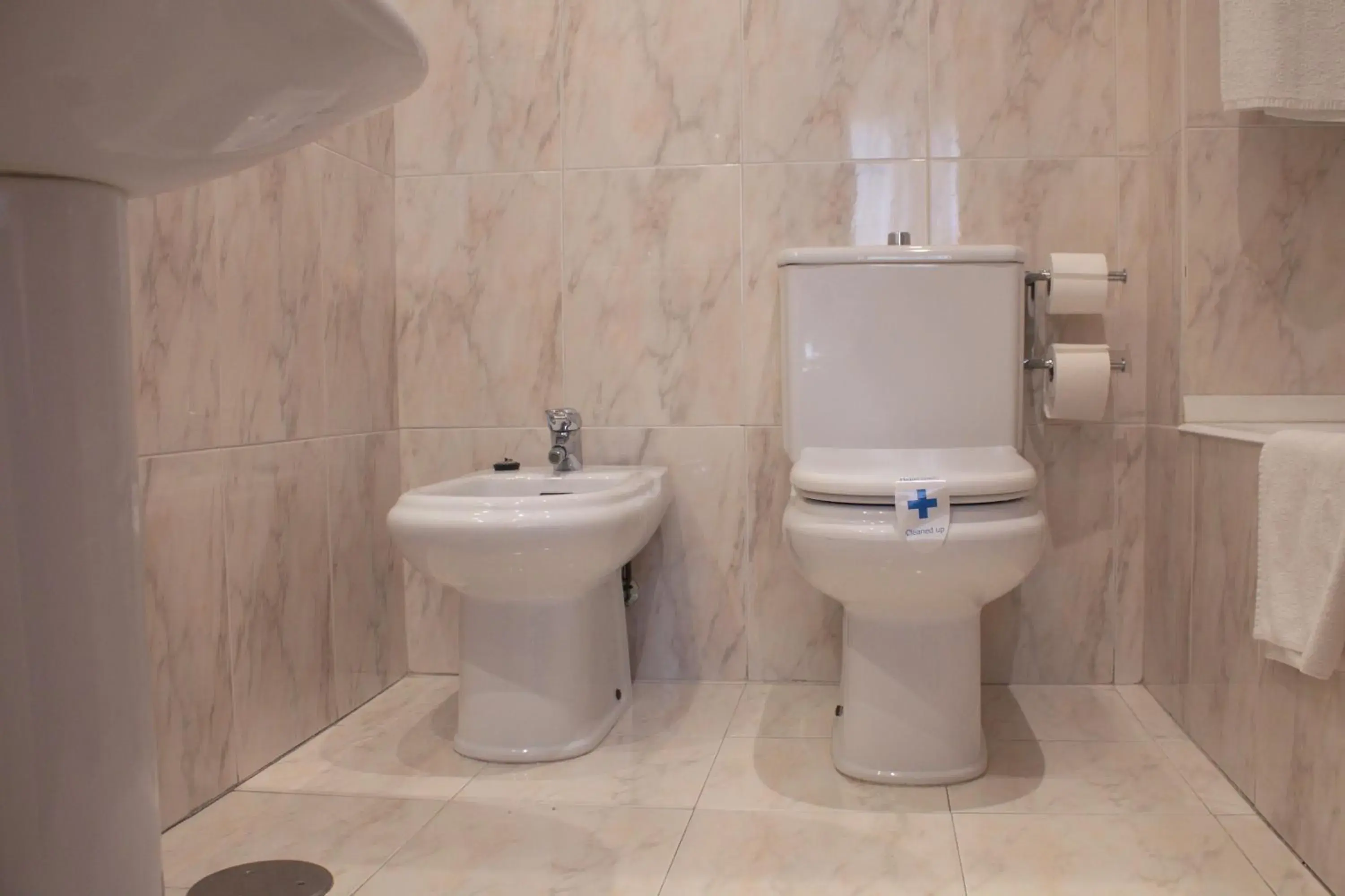 Single Room in Hotel Ezeiza Single Room in Hotel Ezeiza