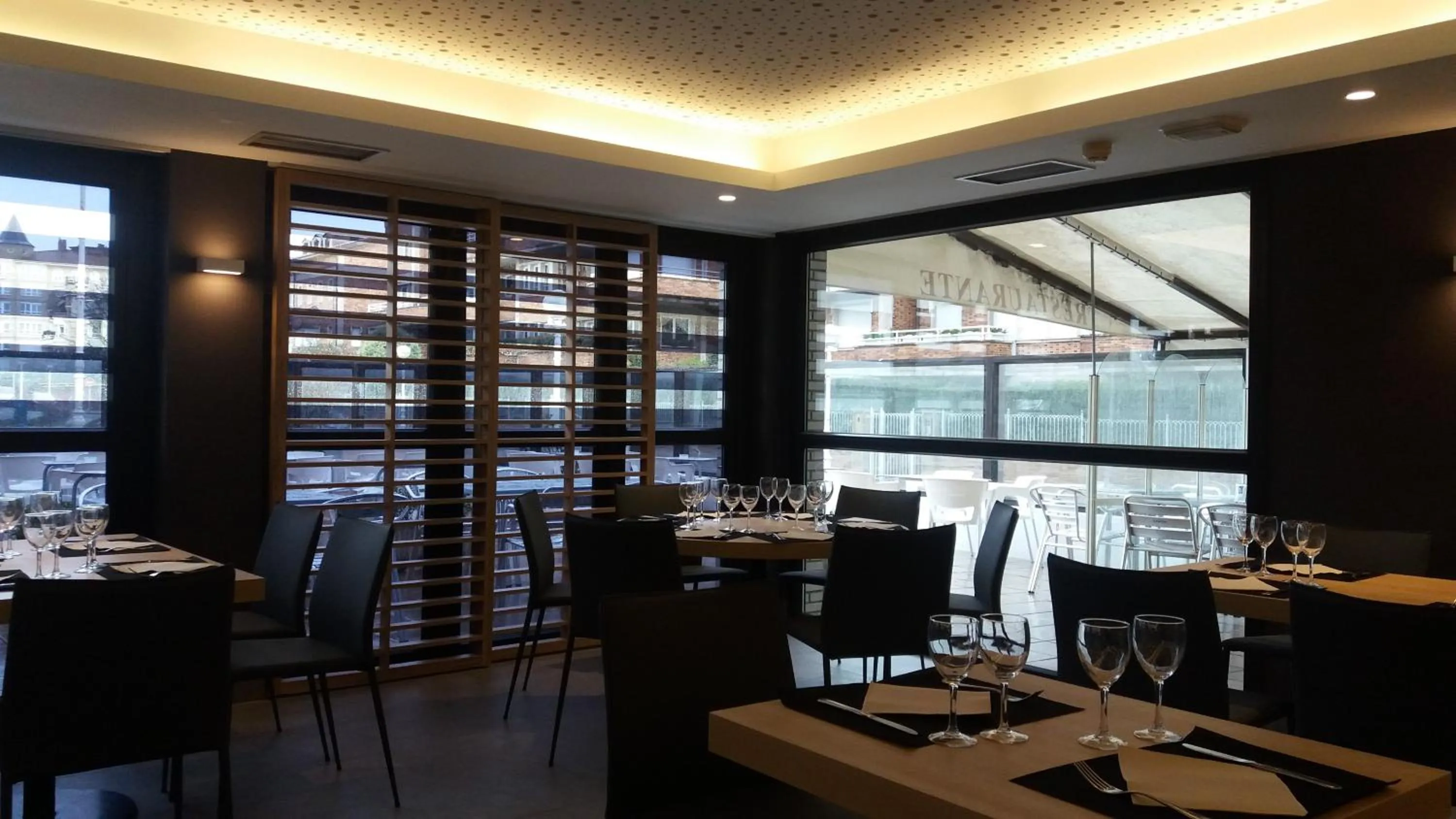 Restaurant/places to eat in Hotel Ezeiza