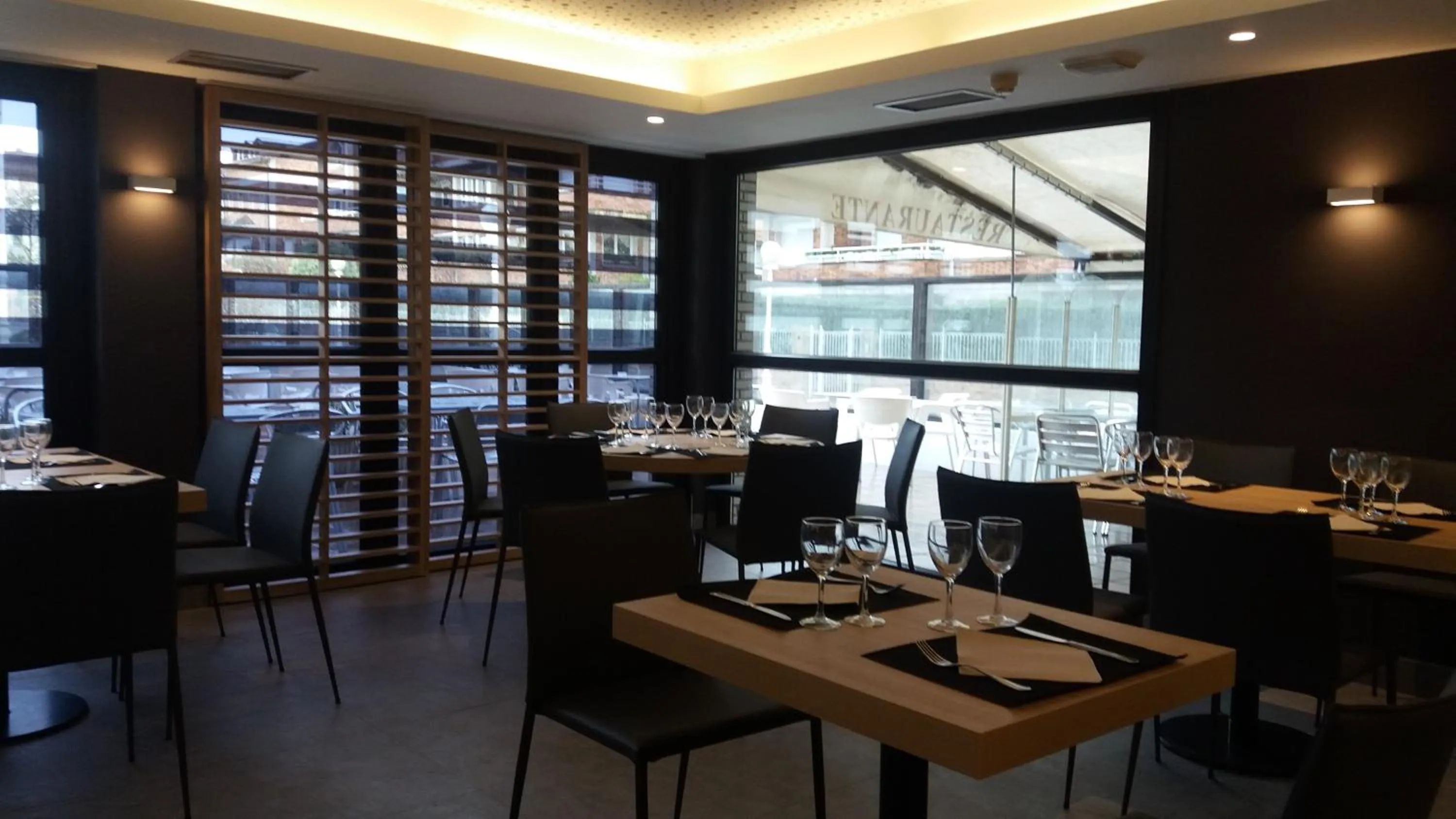 Restaurant/places to eat in Hotel Ezeiza