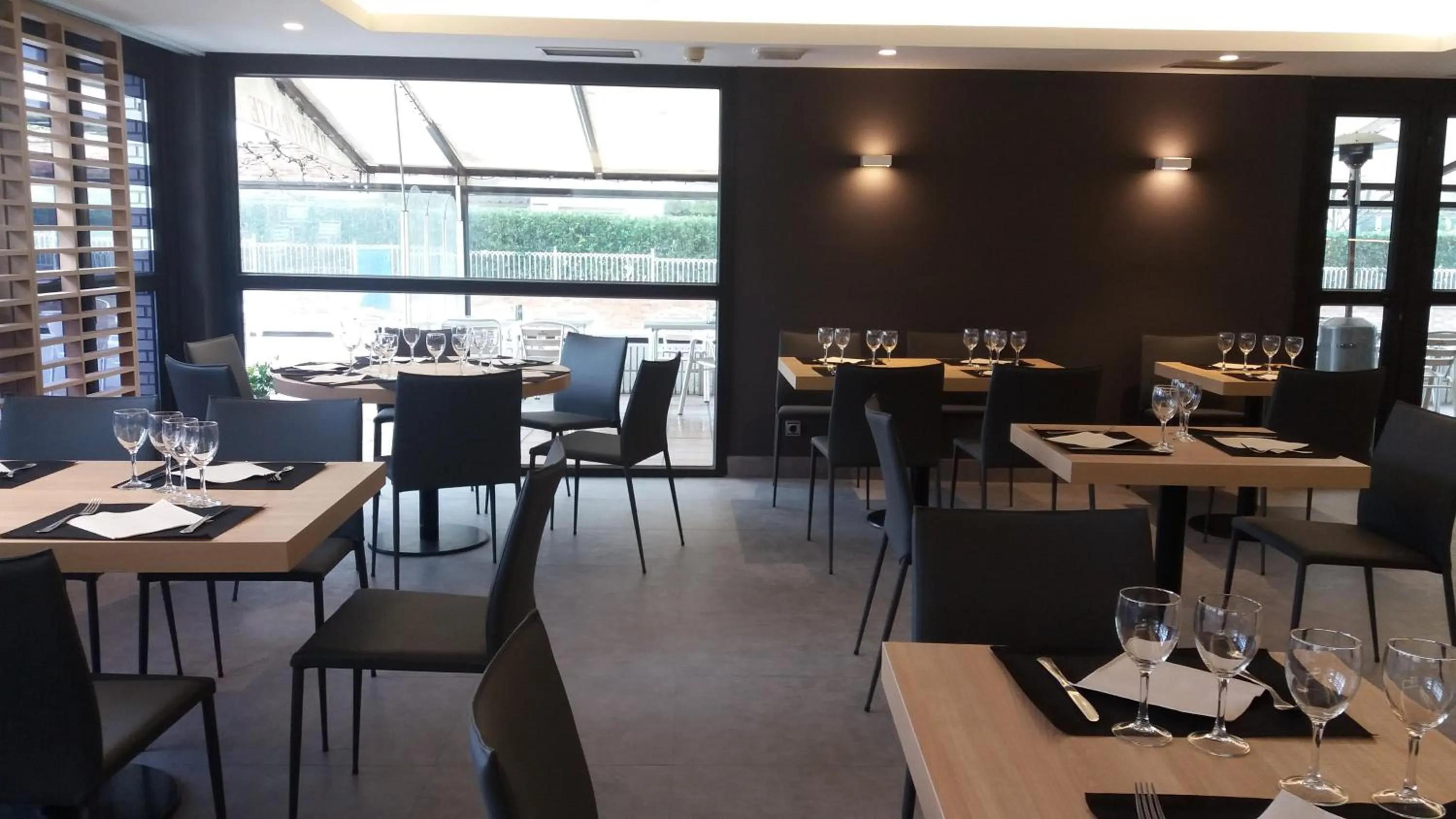 Restaurant/places to eat in Hotel Ezeiza