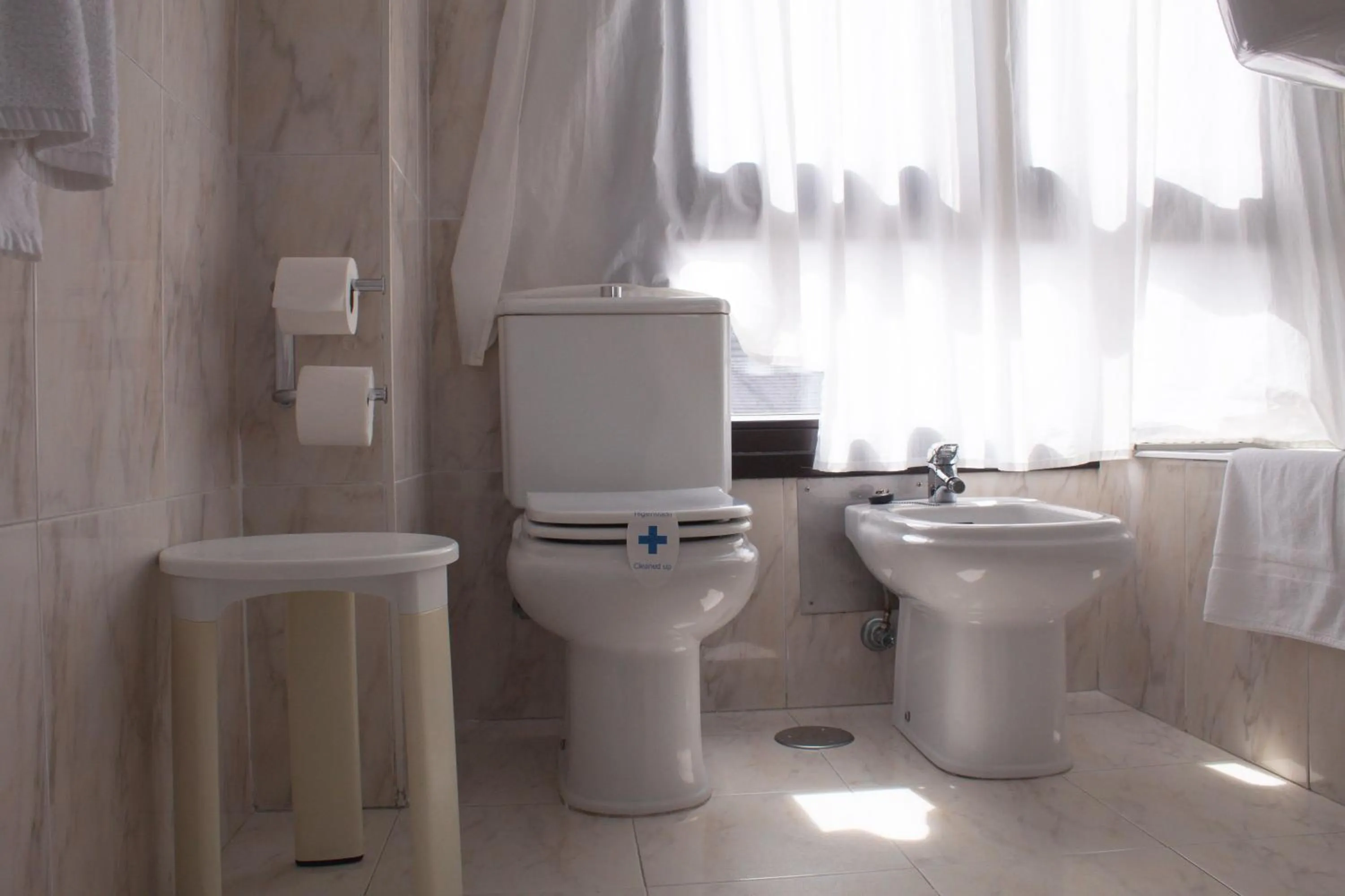 Bathroom in Hotel Ezeiza