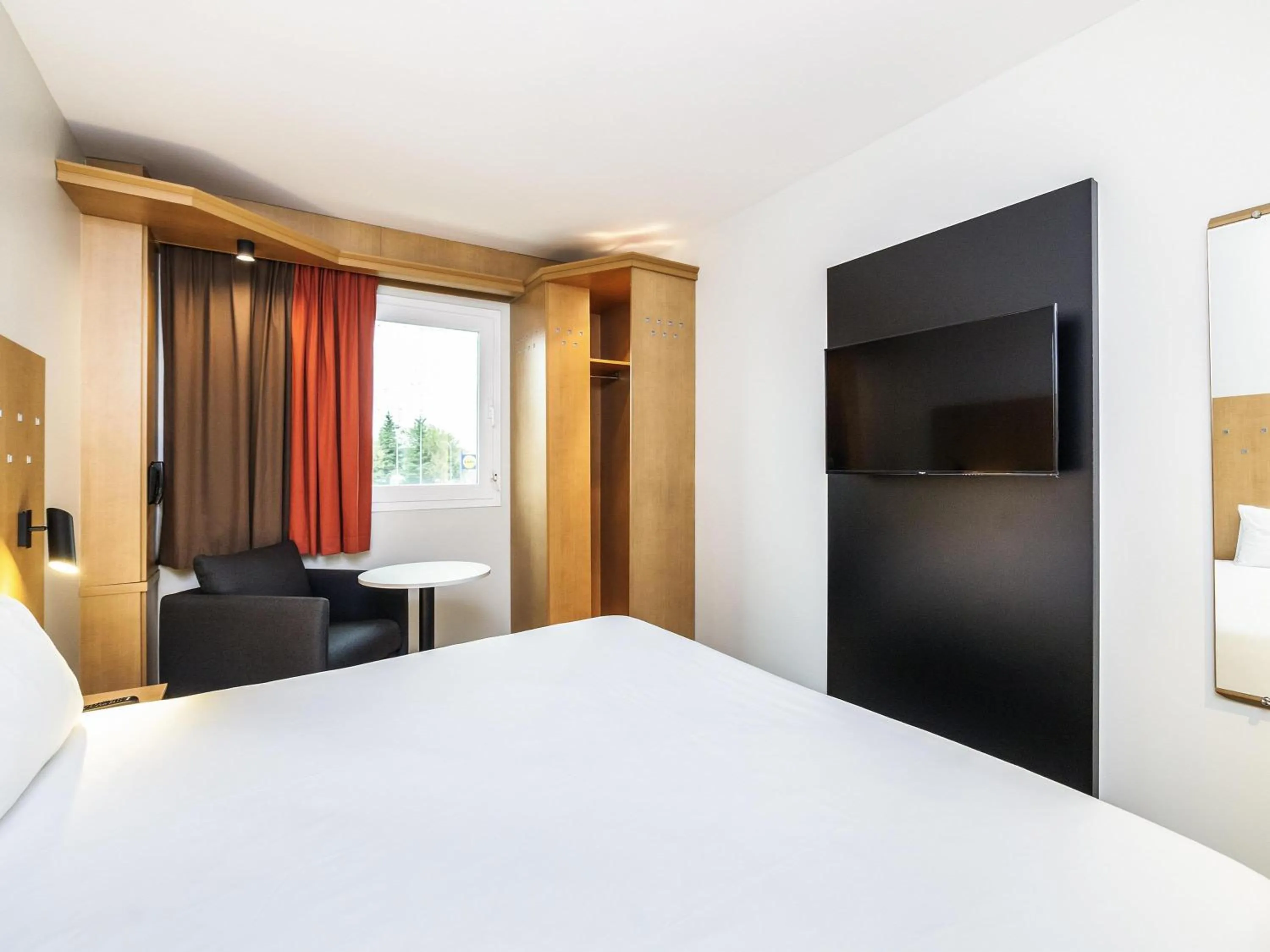 Bedroom, Bed in Ibis Alcala de Henares La Garena