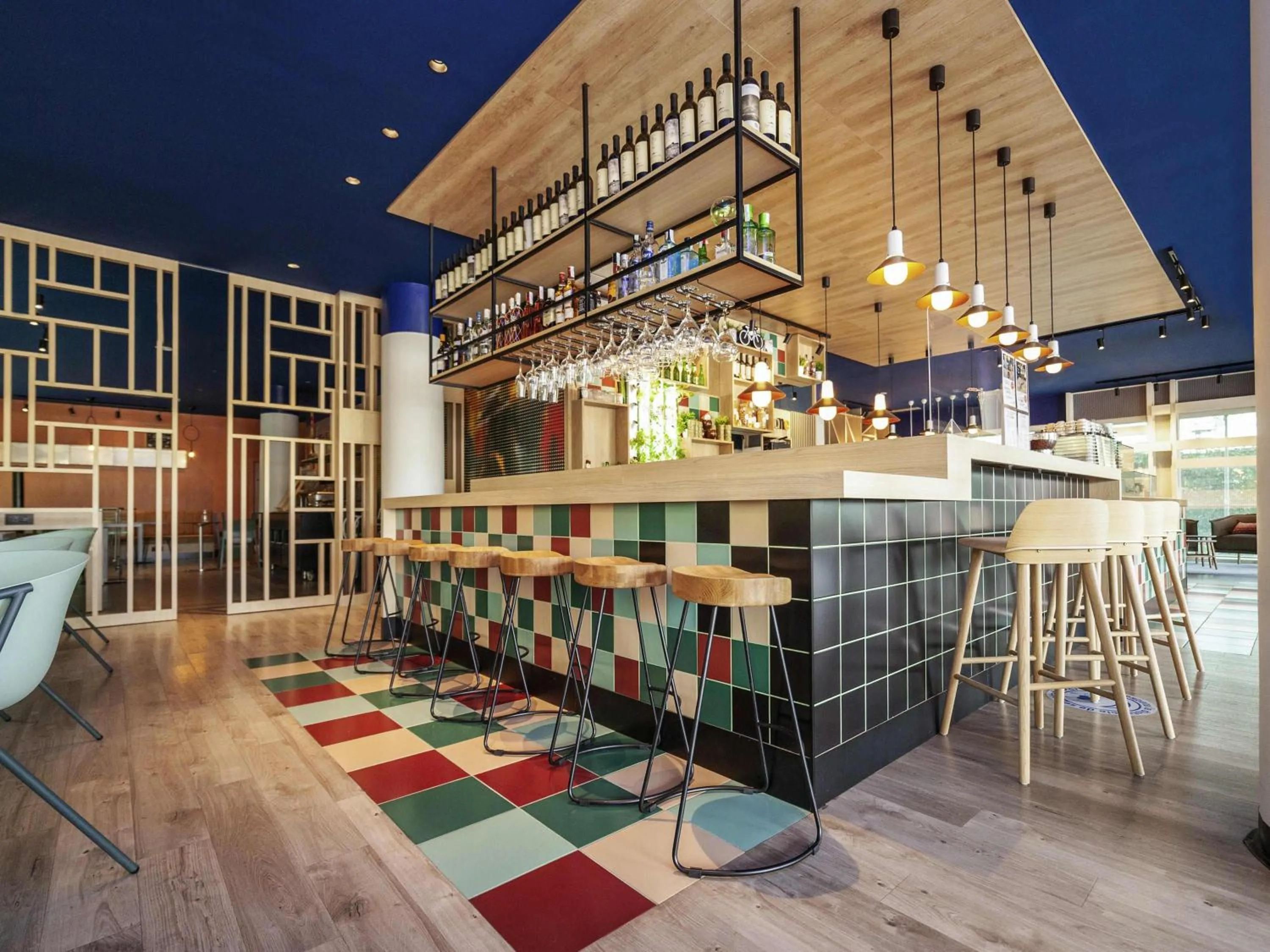 Lounge or bar in Ibis Alcala de Henares La Garena