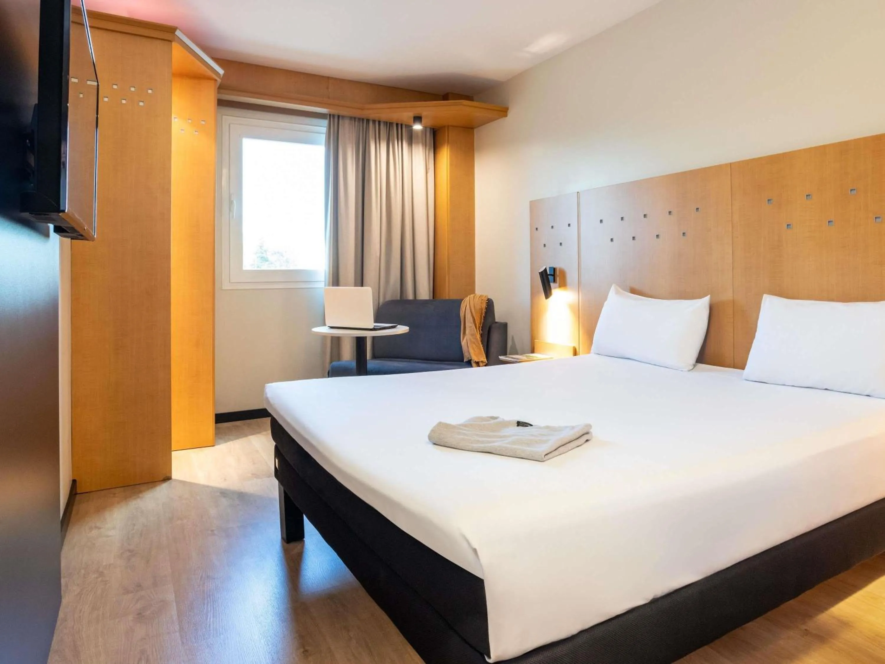 Bedroom, Bed in Ibis Alcala de Henares La Garena