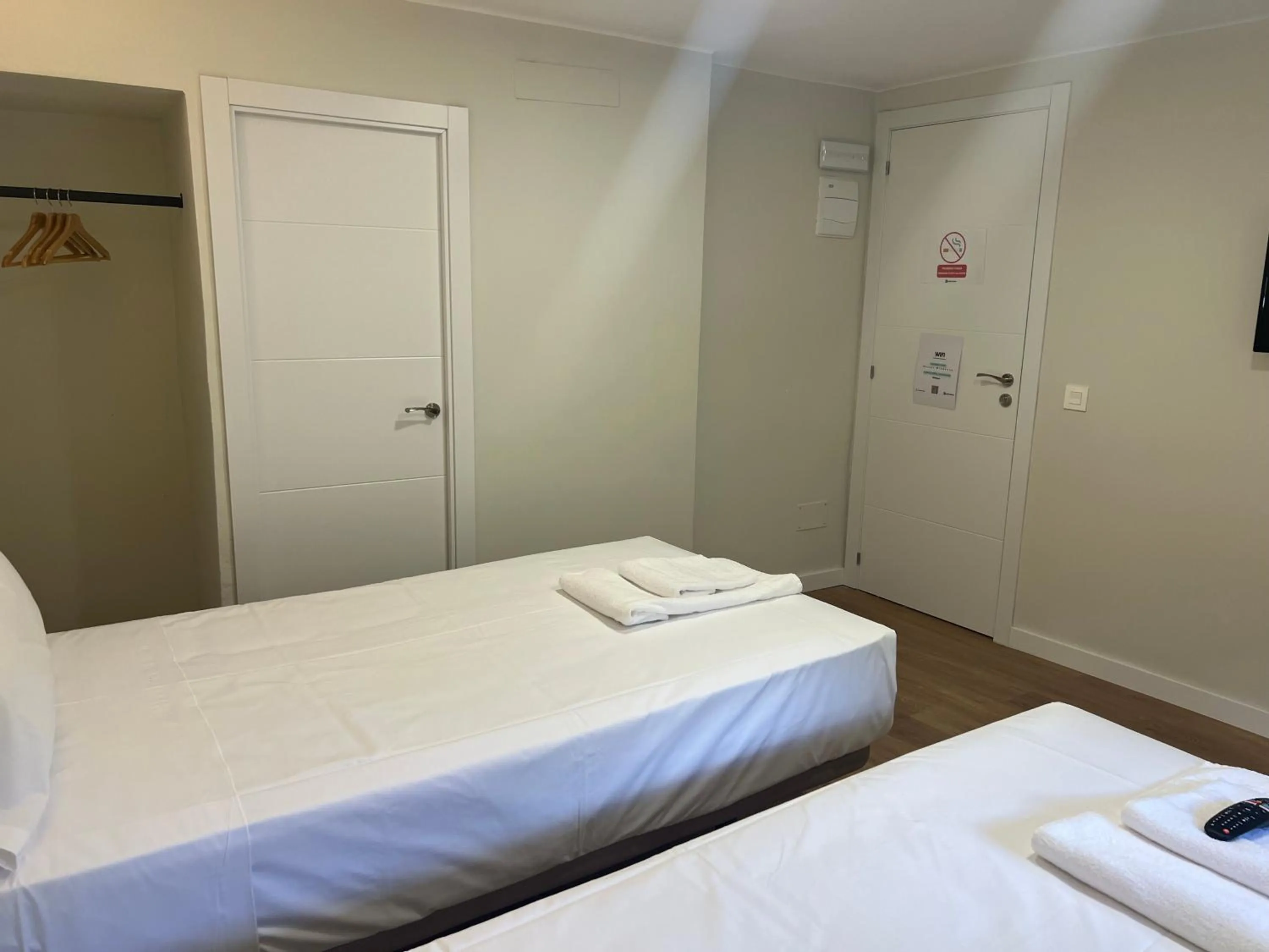 Bedroom, Bed in Hostal Mindanao