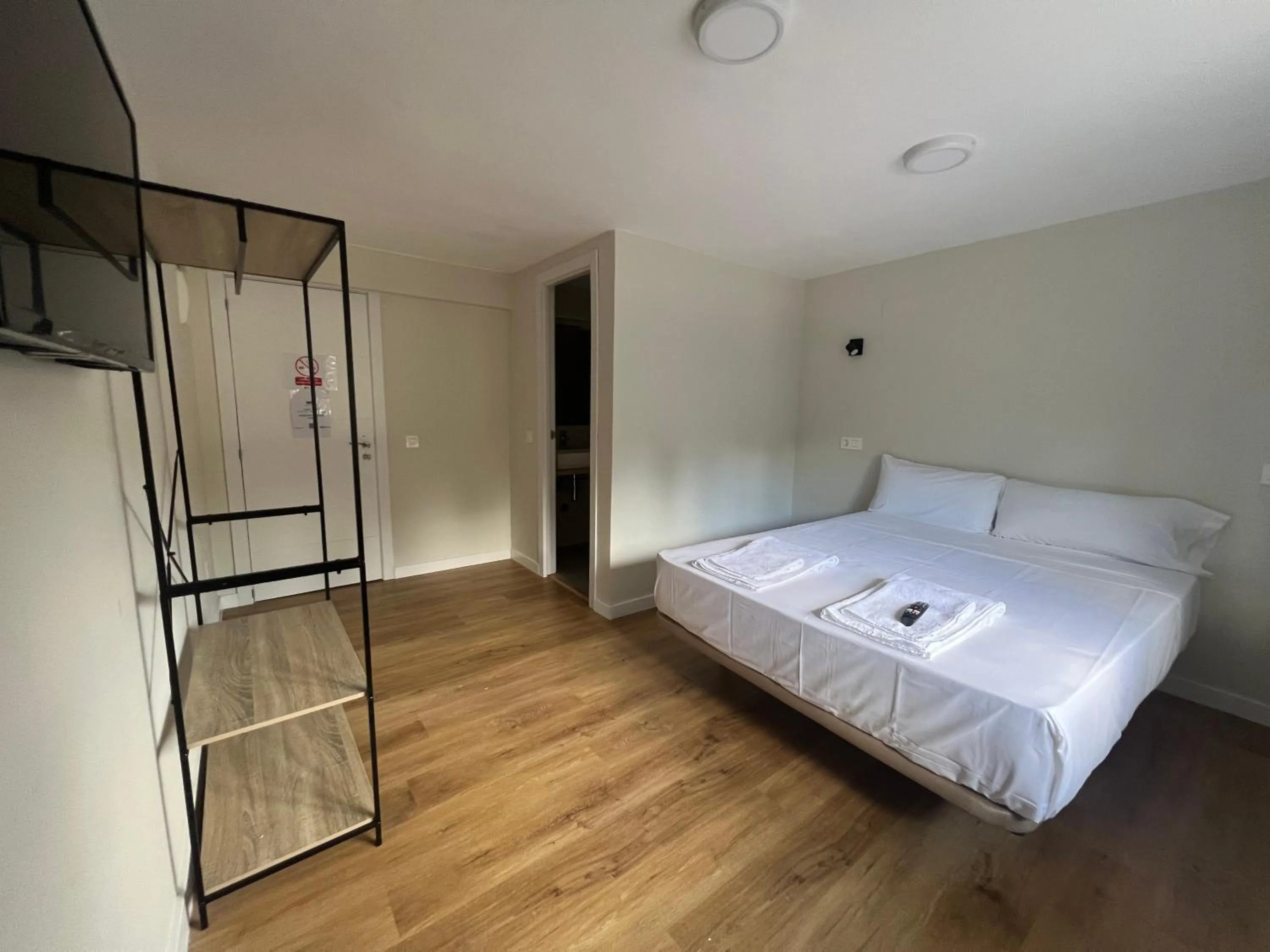 Bedroom, Bed in Hostal Mindanao