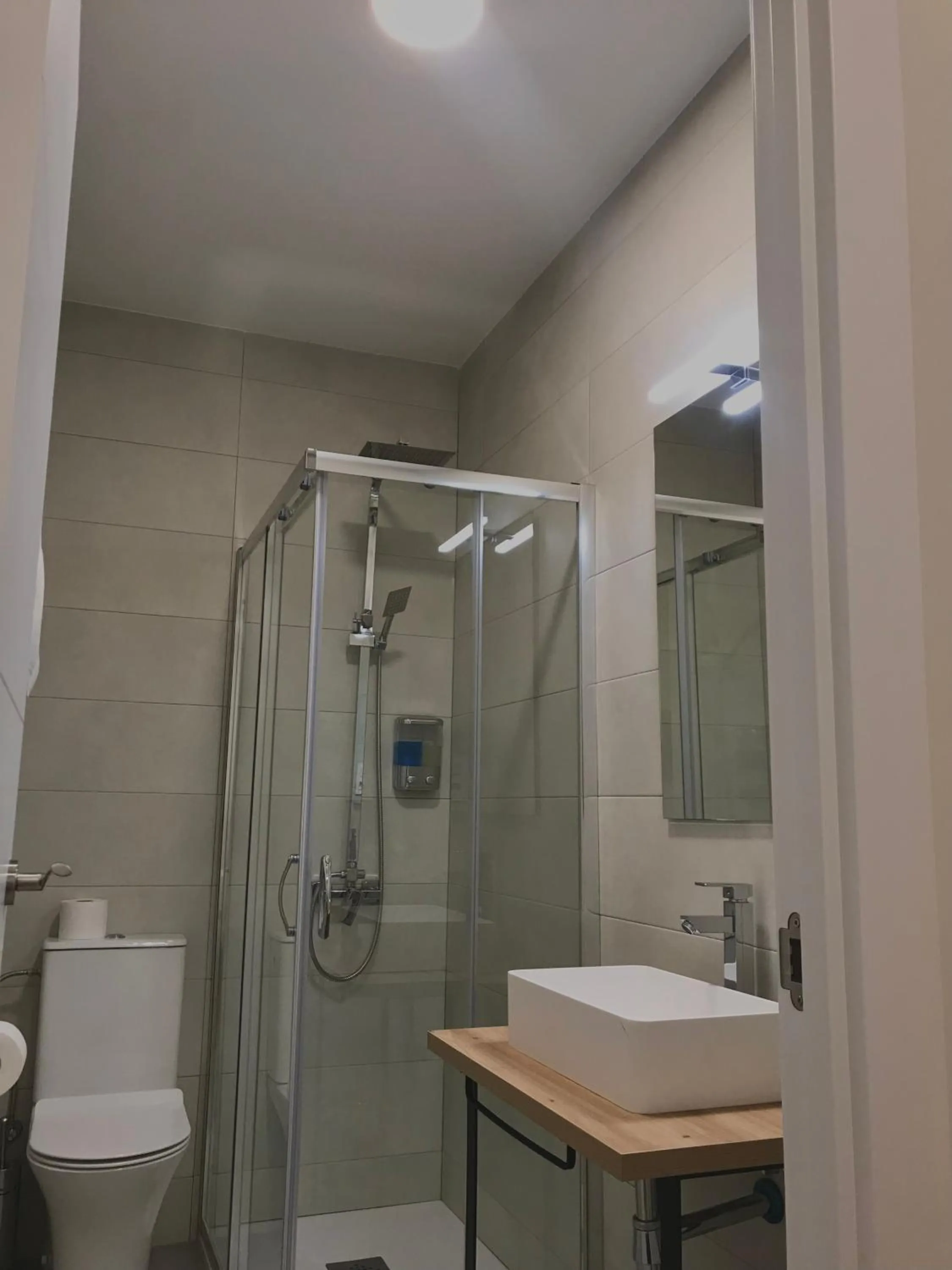 Shower in Hostal Mindanao