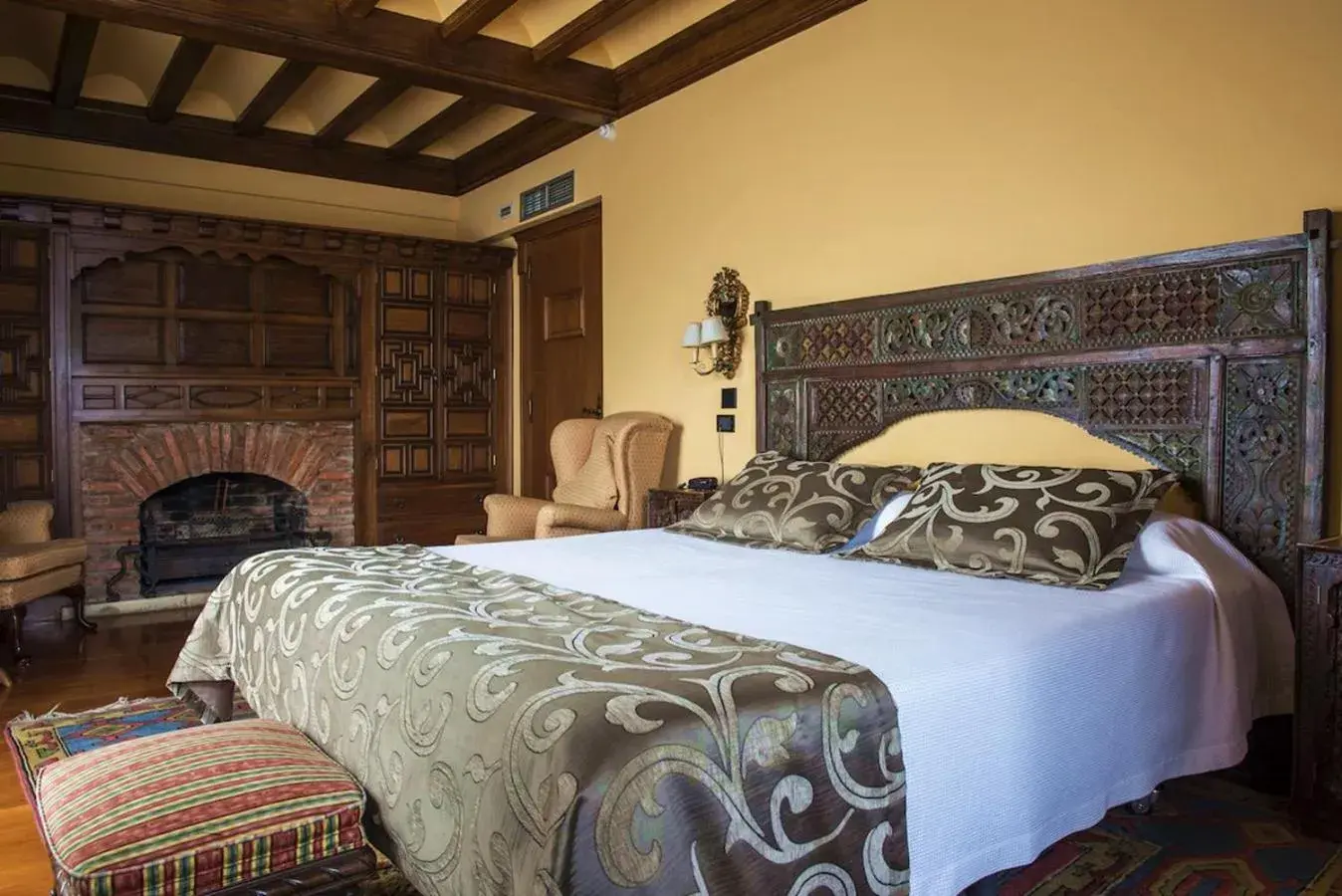 Double Room in Hotel Castillo El Collado Double Room in Hotel Castillo El Collado