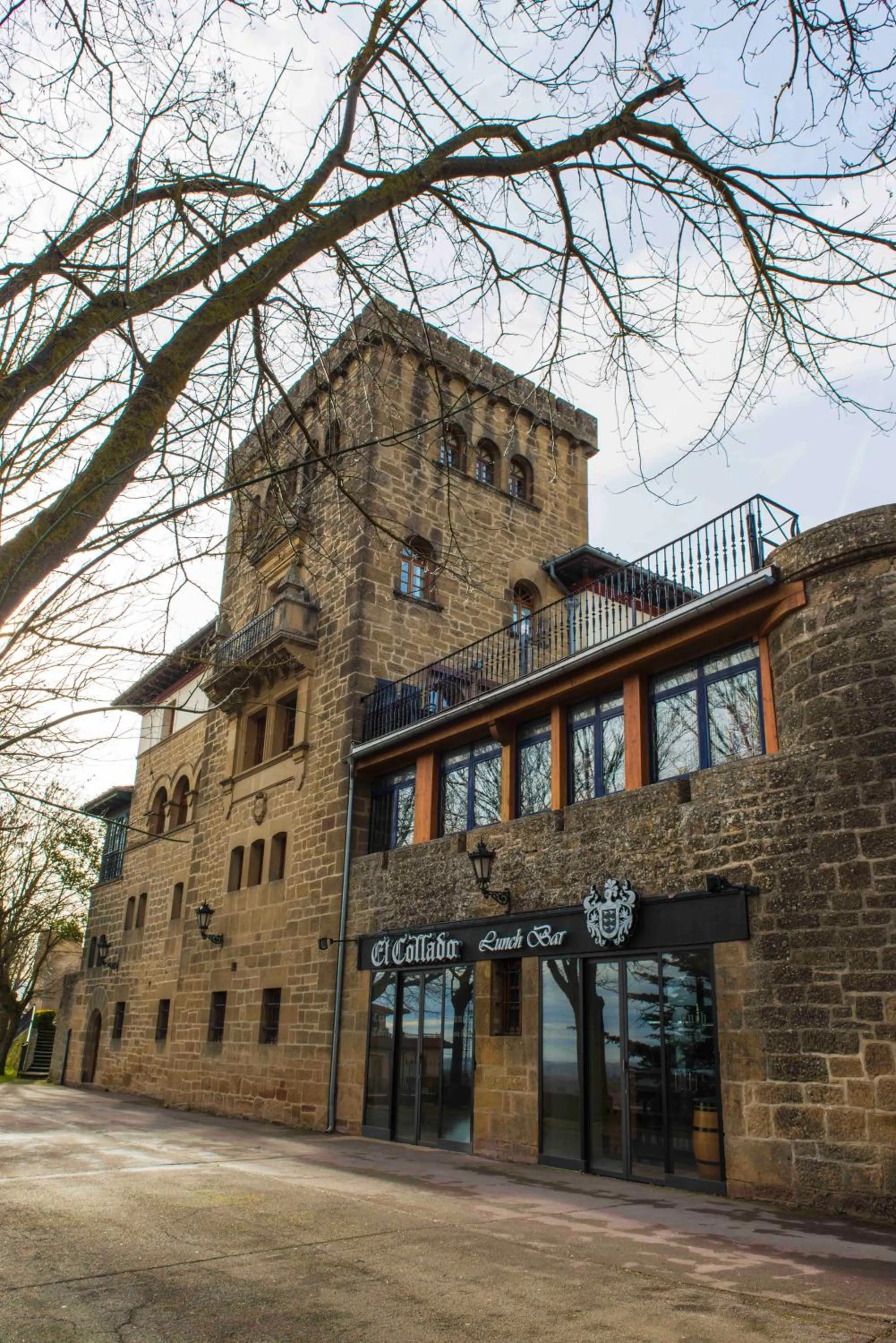 Property building in Hotel Castillo El Collado