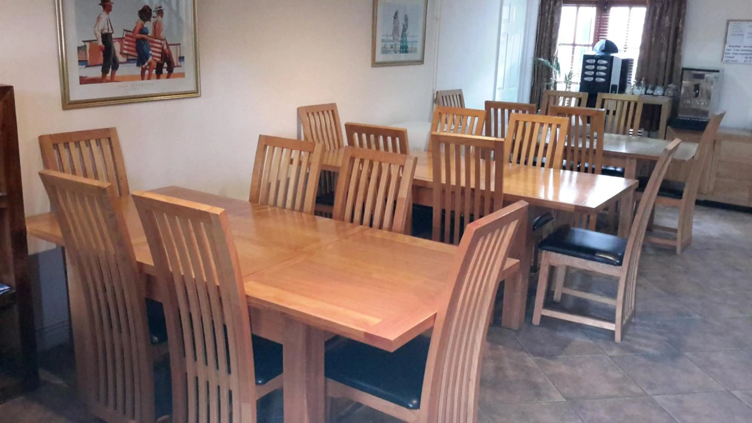 Dining area in Bridge Farm Guesthouse rooms