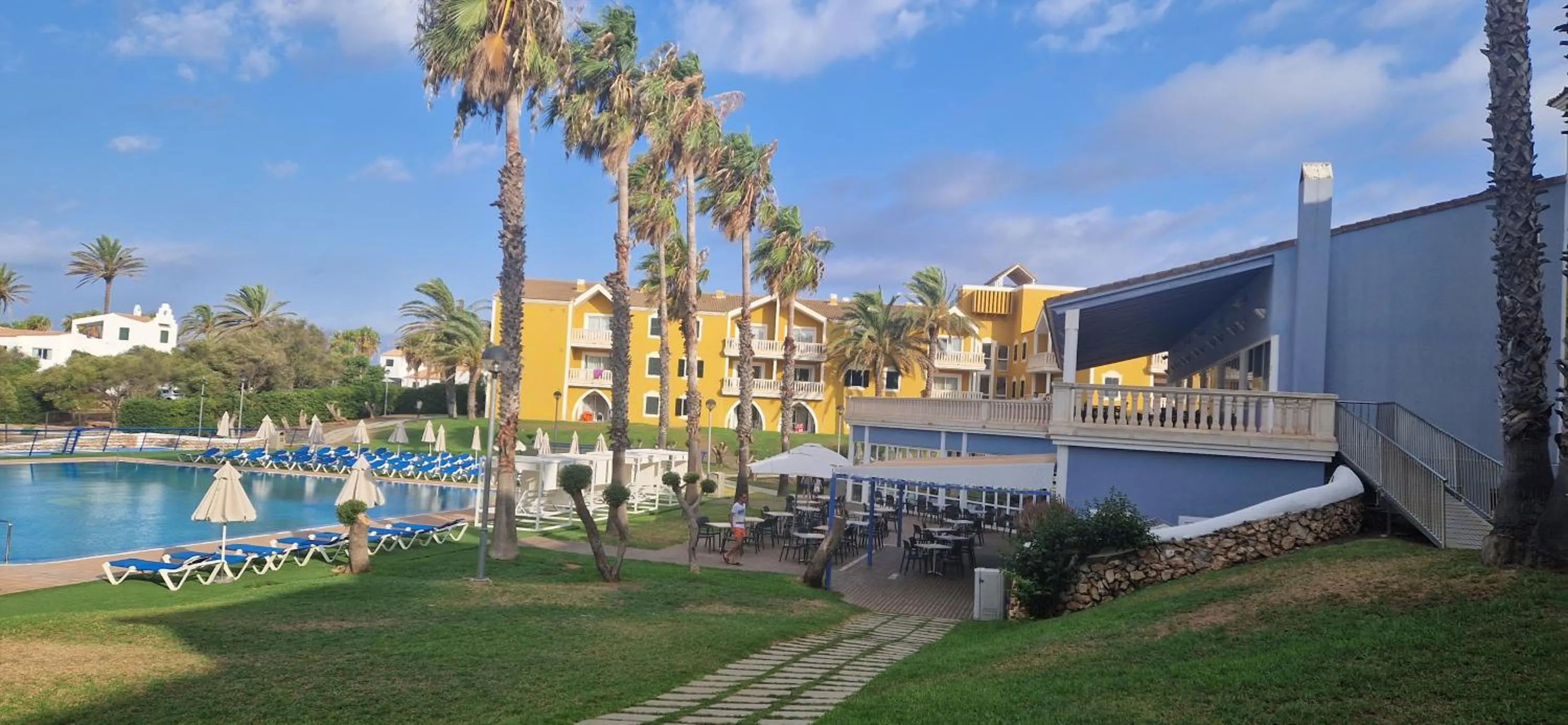 Swimming pool in Vibra Blanc Palace Aparthotel