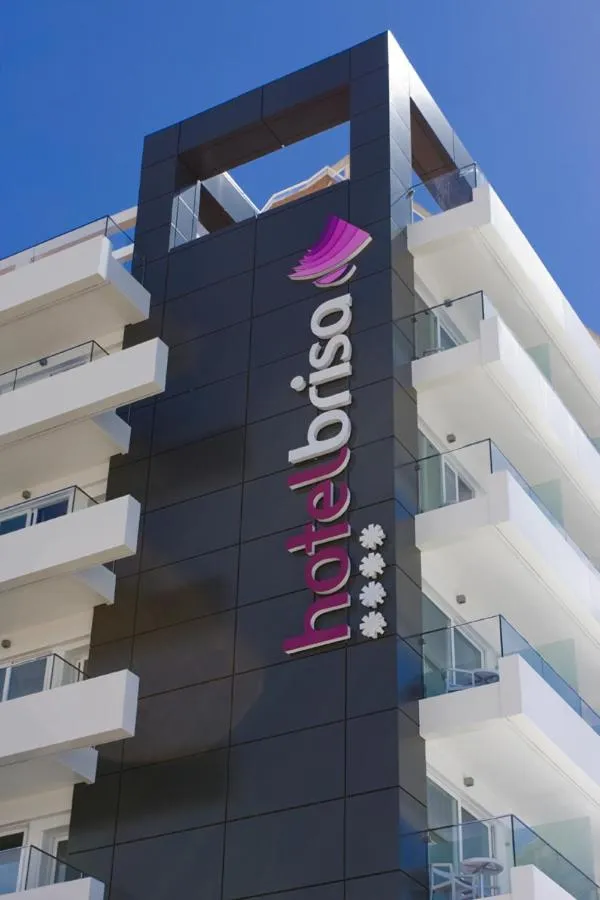 Facade/entrance in Hotel Brisa