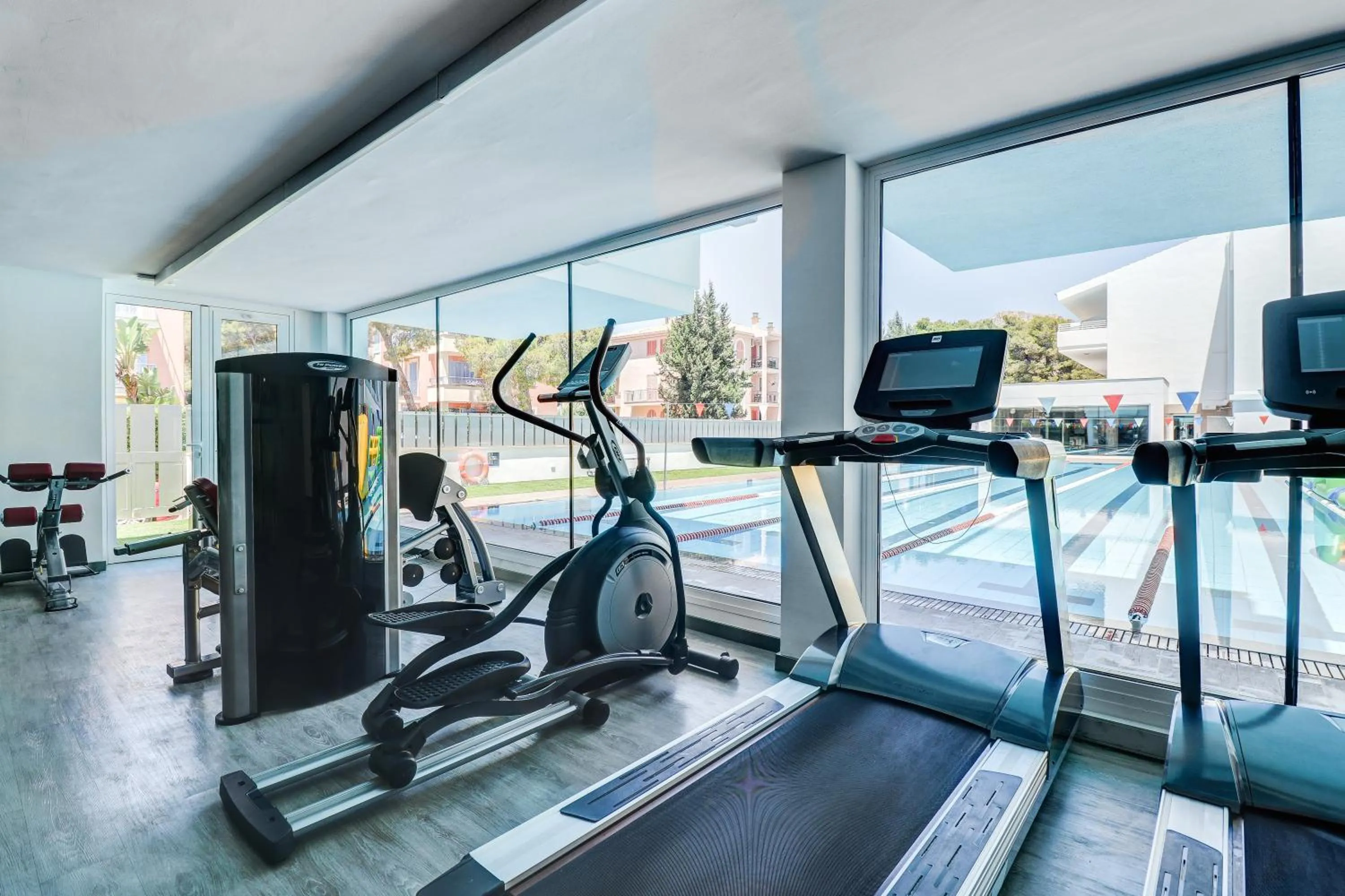 Fitness centre/facilities in Hoposa Hotel & Apartaments VillaConcha