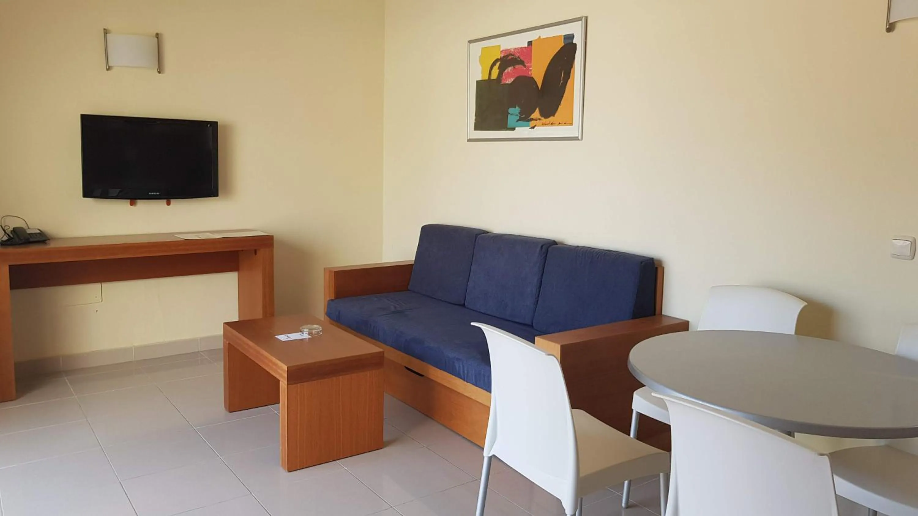 Classic Two Bedroom Apartment in Caybeach Caleta