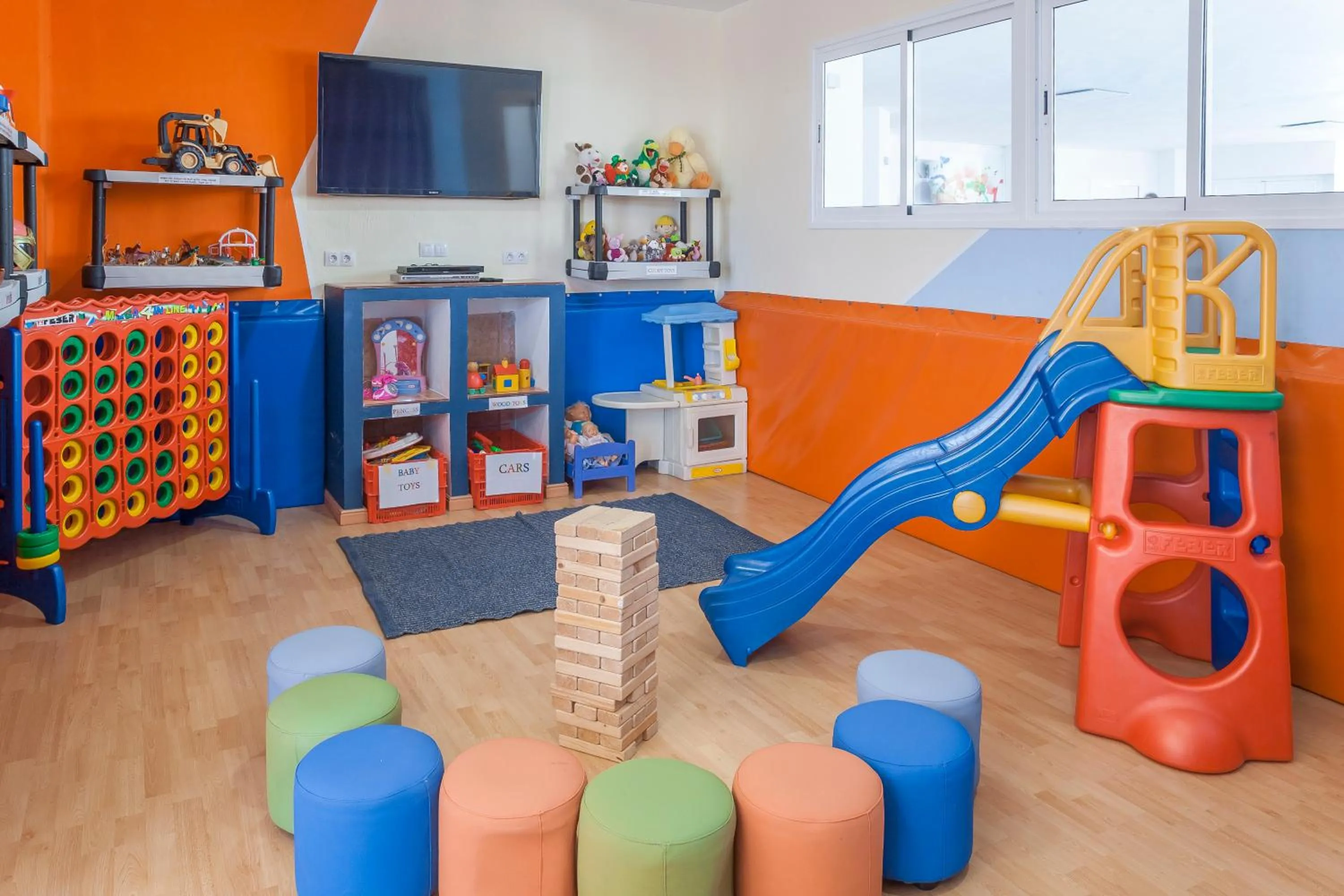 Kids's club in Santa Barbara Golf and Ocean Club