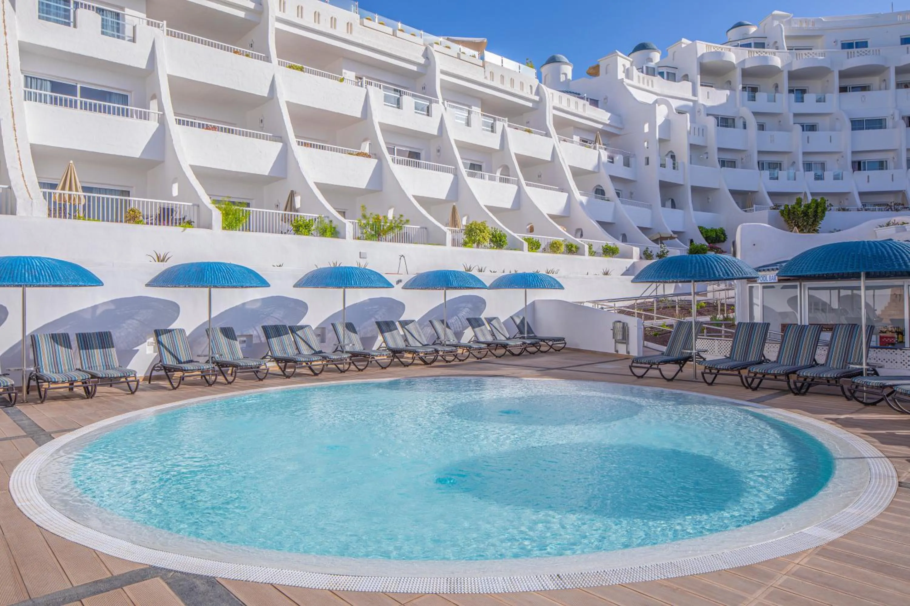 Swimming pool in Santa Barbara Golf and Ocean Club