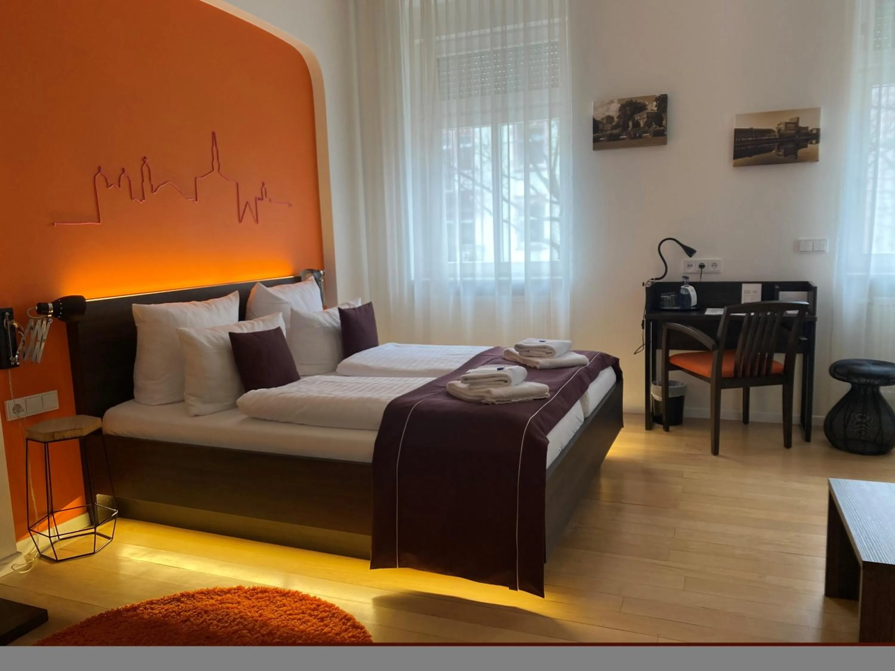 Photo of the whole room, Bed in sevenDays Hotel Karlsruhe