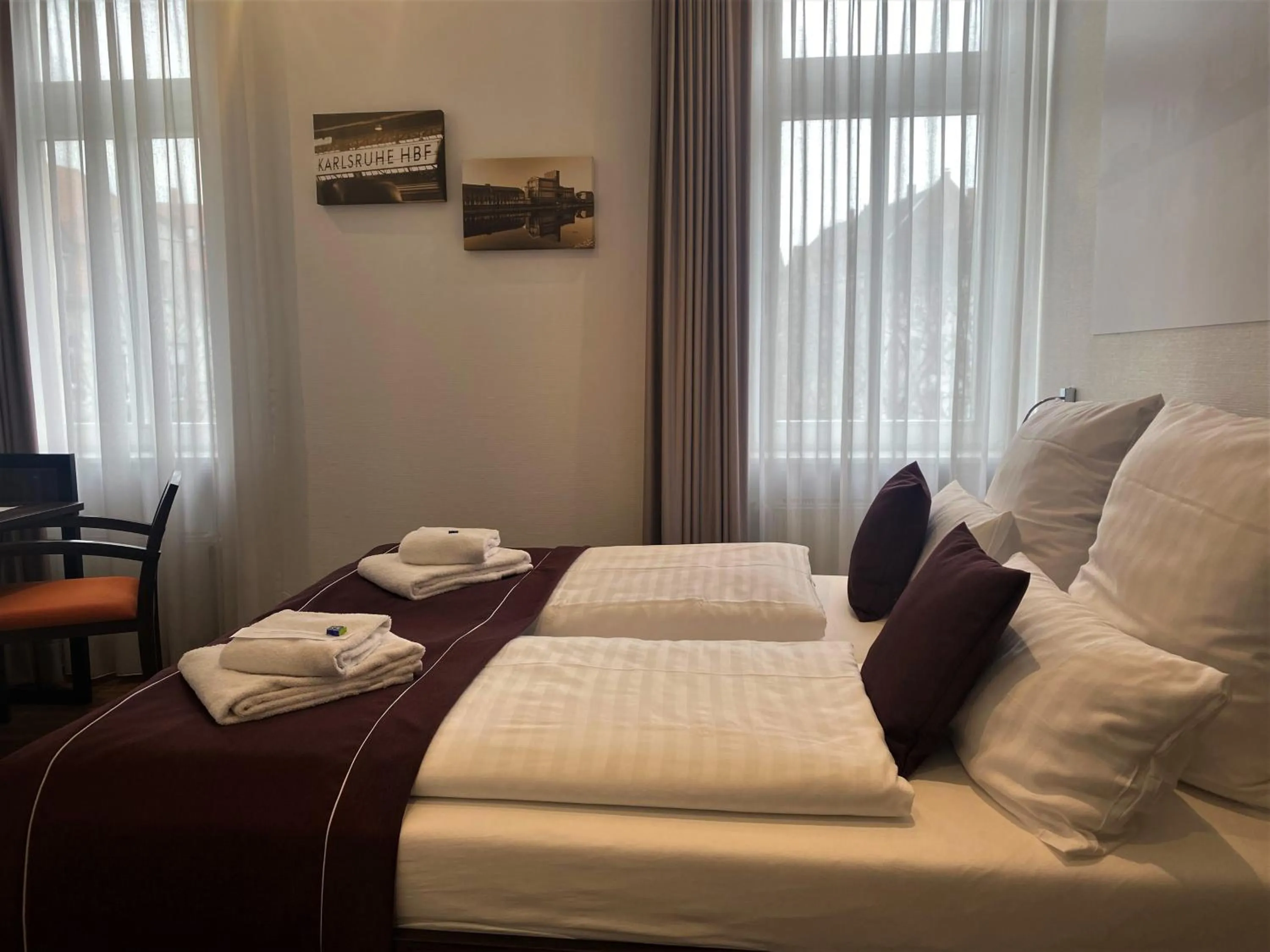 Bed in sevenDays Hotel Karlsruhe