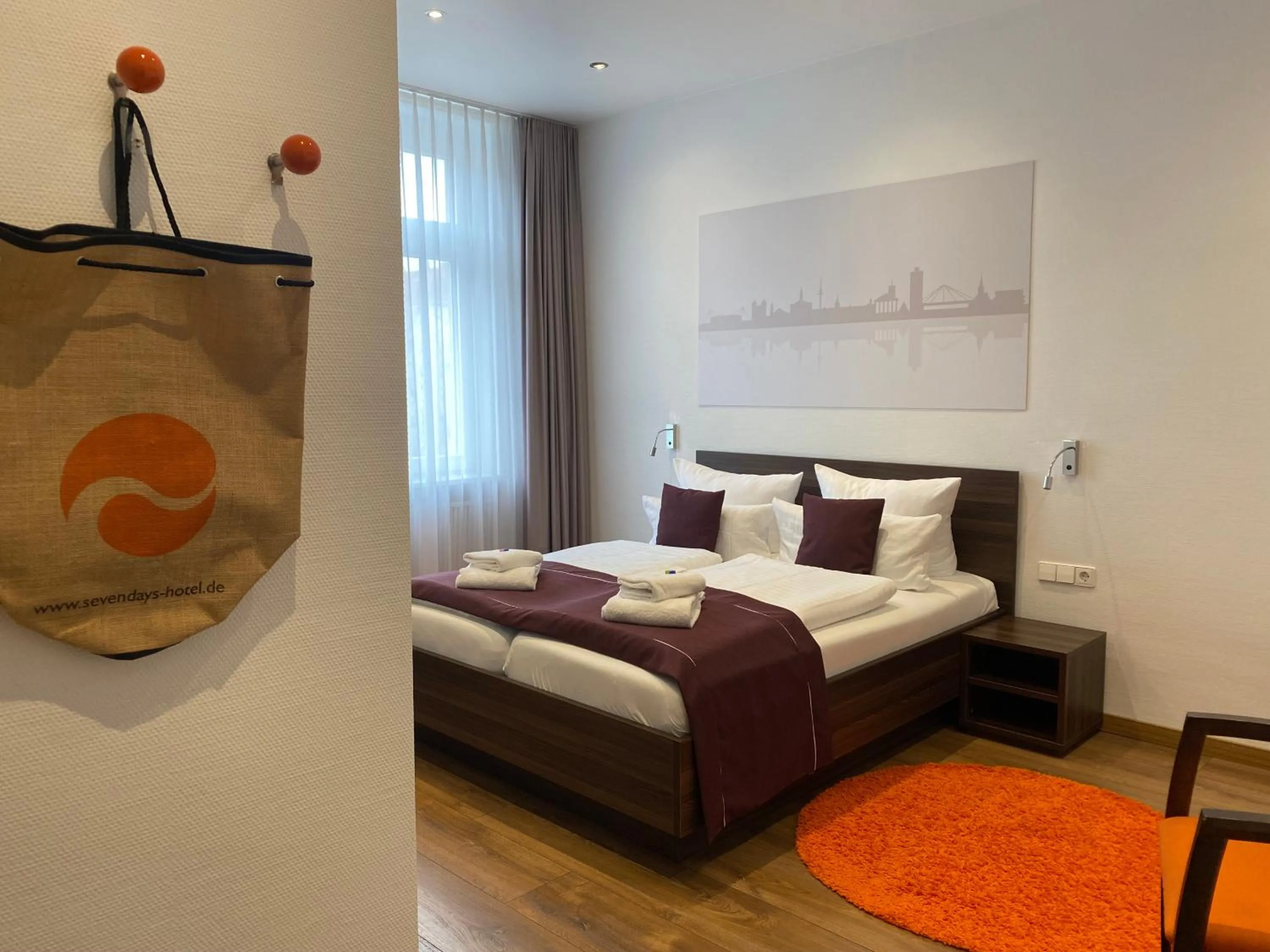 Photo of the whole room, Bed in sevenDays Hotel Karlsruhe