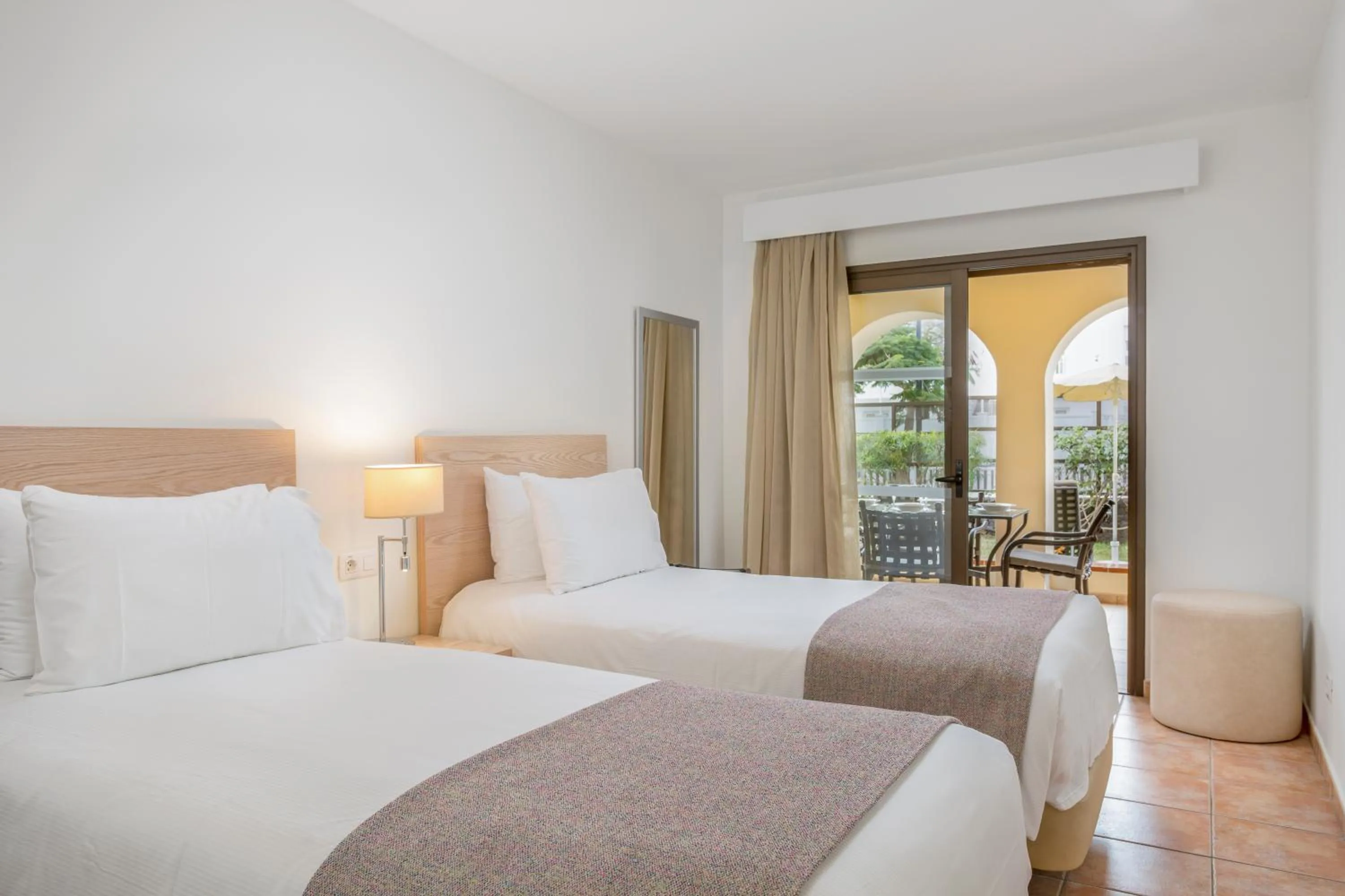 Bedroom, Bed in Royal Sunset Beach Club