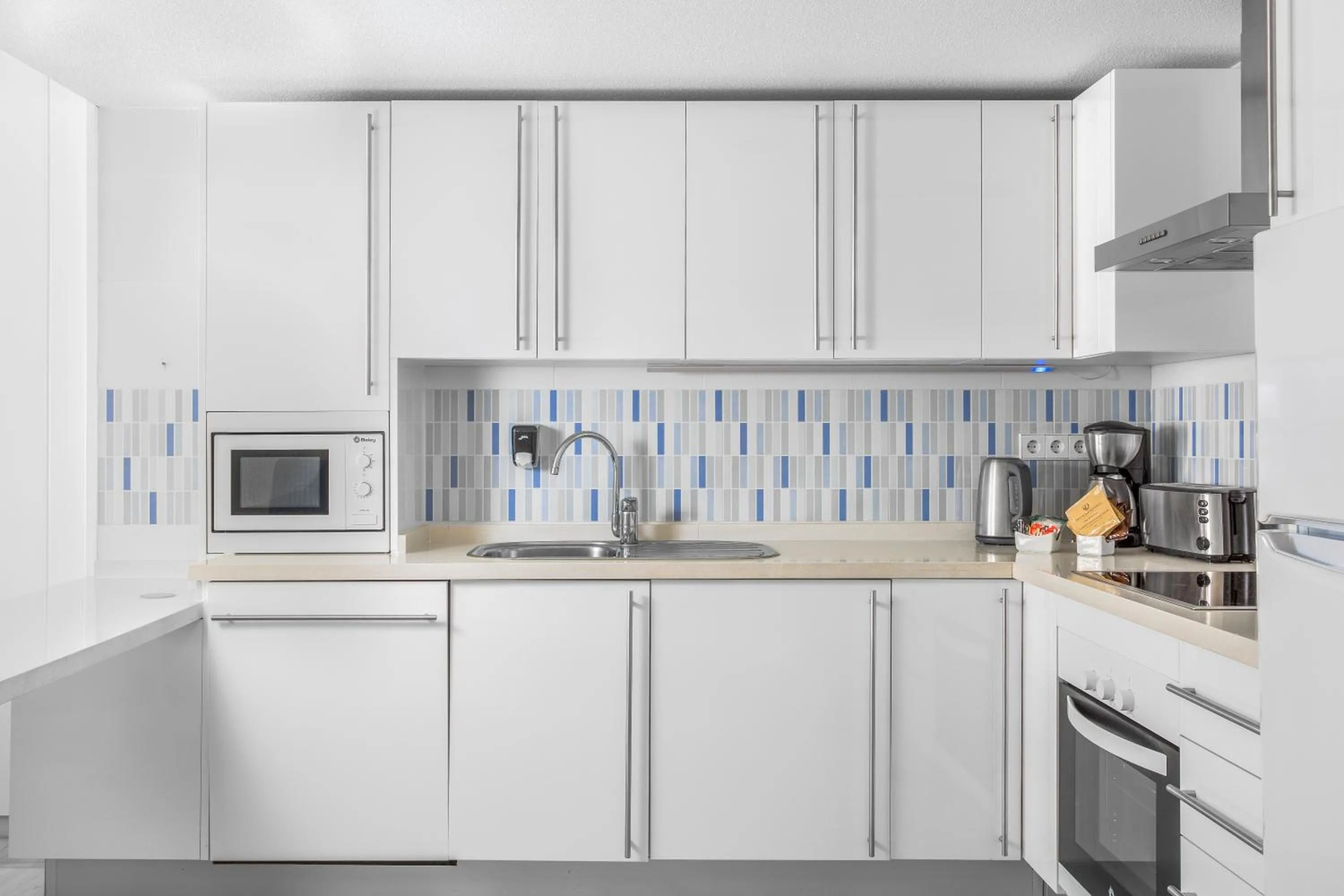 Kitchen or kitchenette in Los Amigos Beach Club