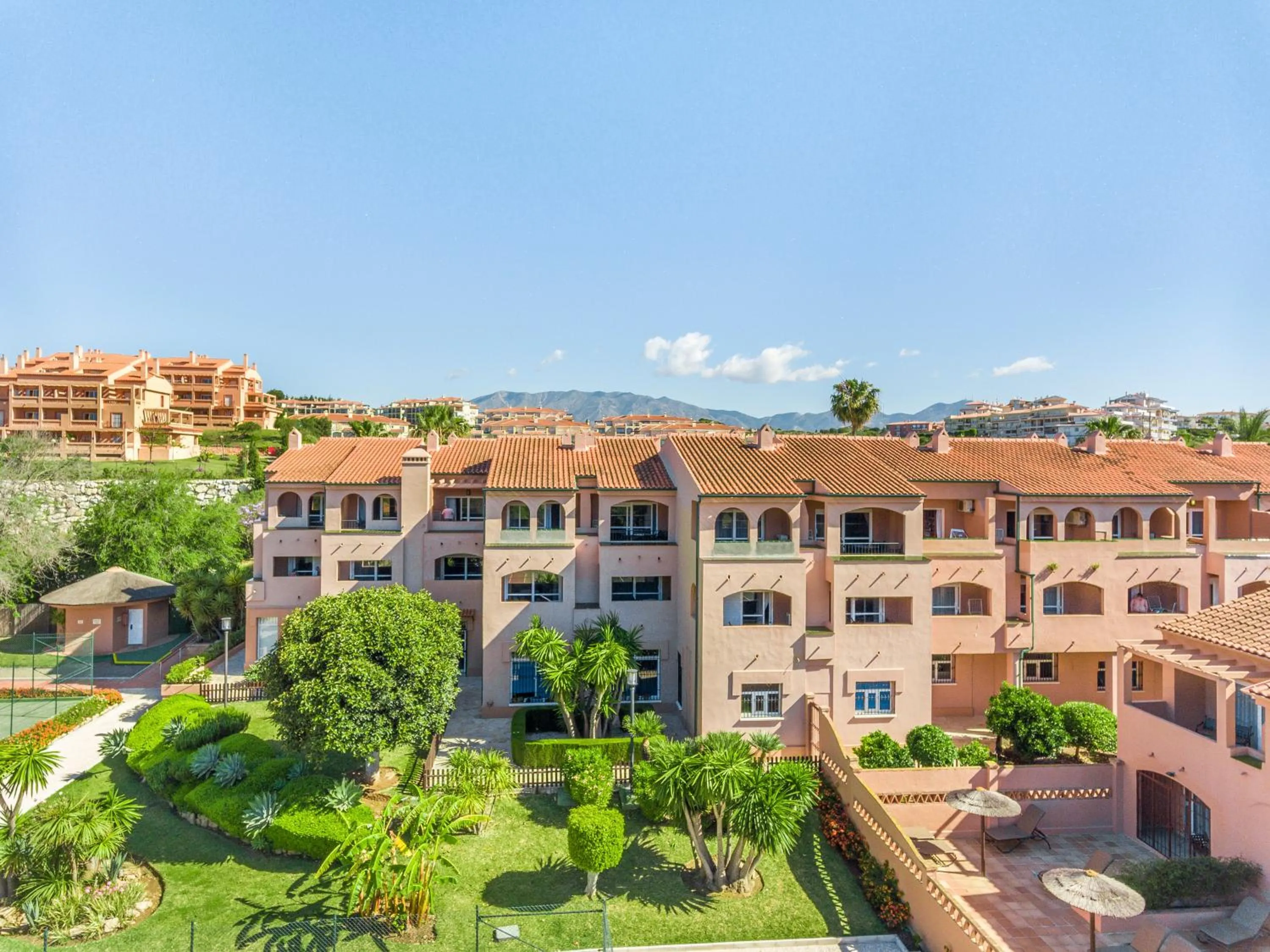 Property building in Los Amigos Beach Club