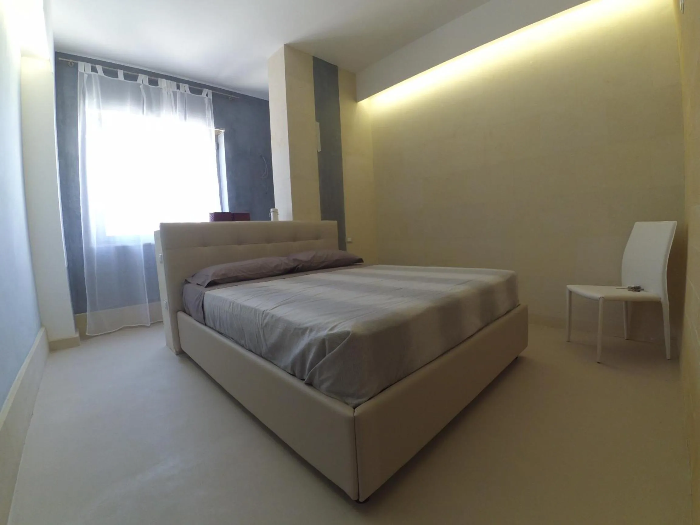 Bed in Bianco Mare