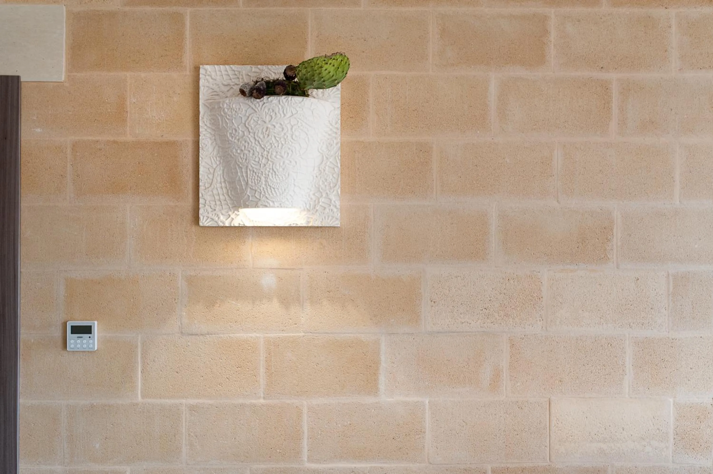 Decorative detail in Bianco Mare