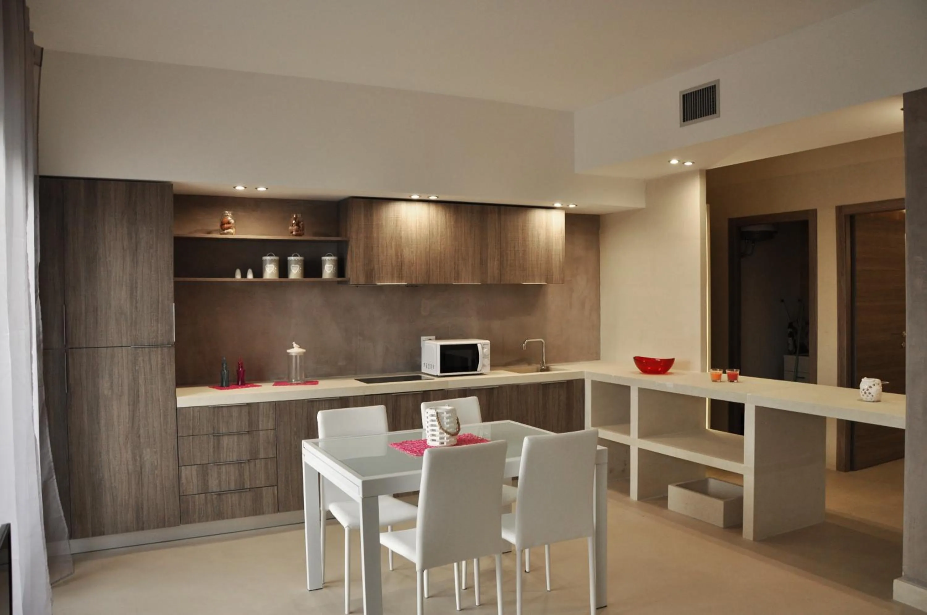 Kitchen or kitchenette in Bianco Mare