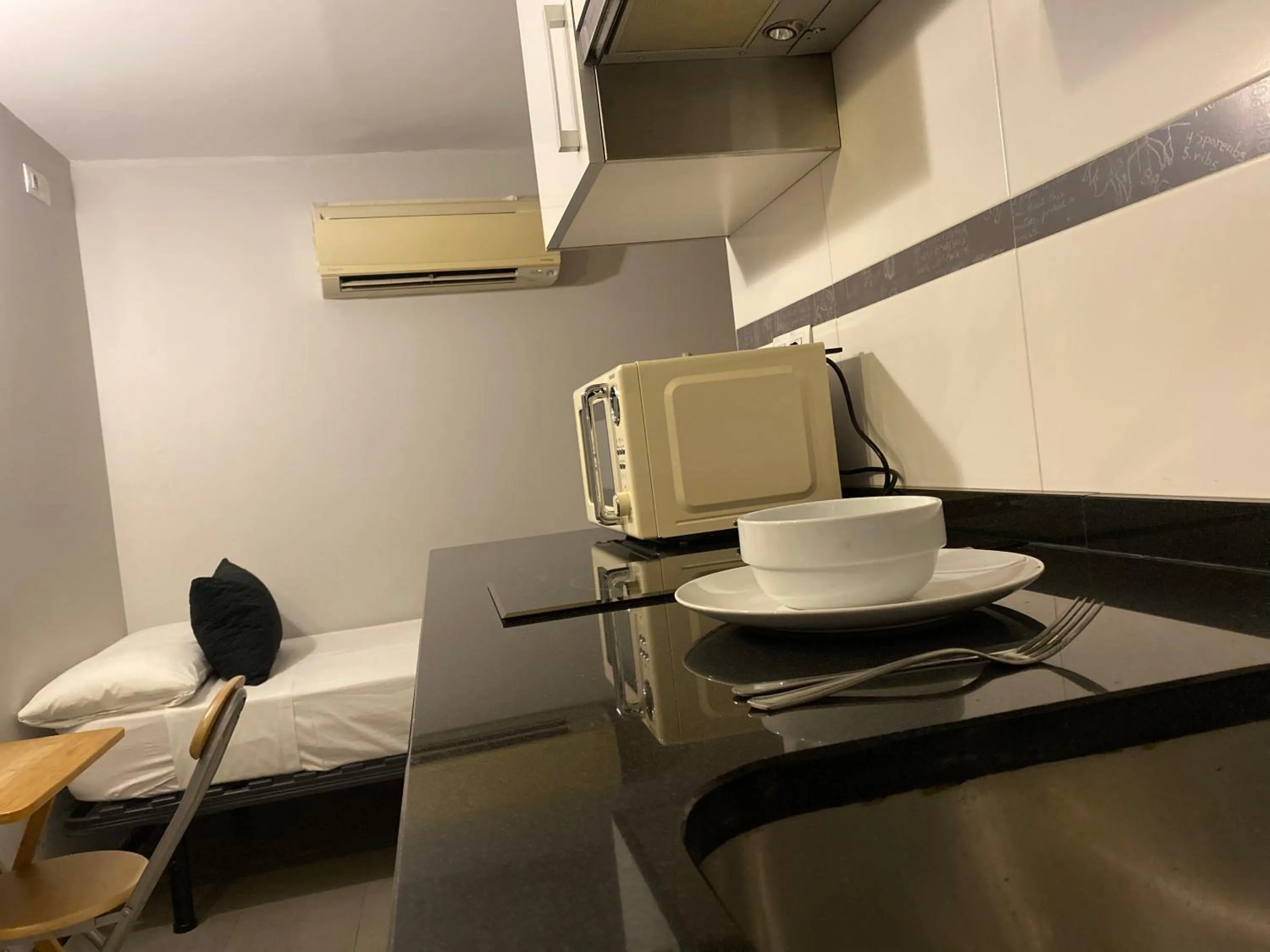 Kitchen or kitchenette in Hostal Abami II