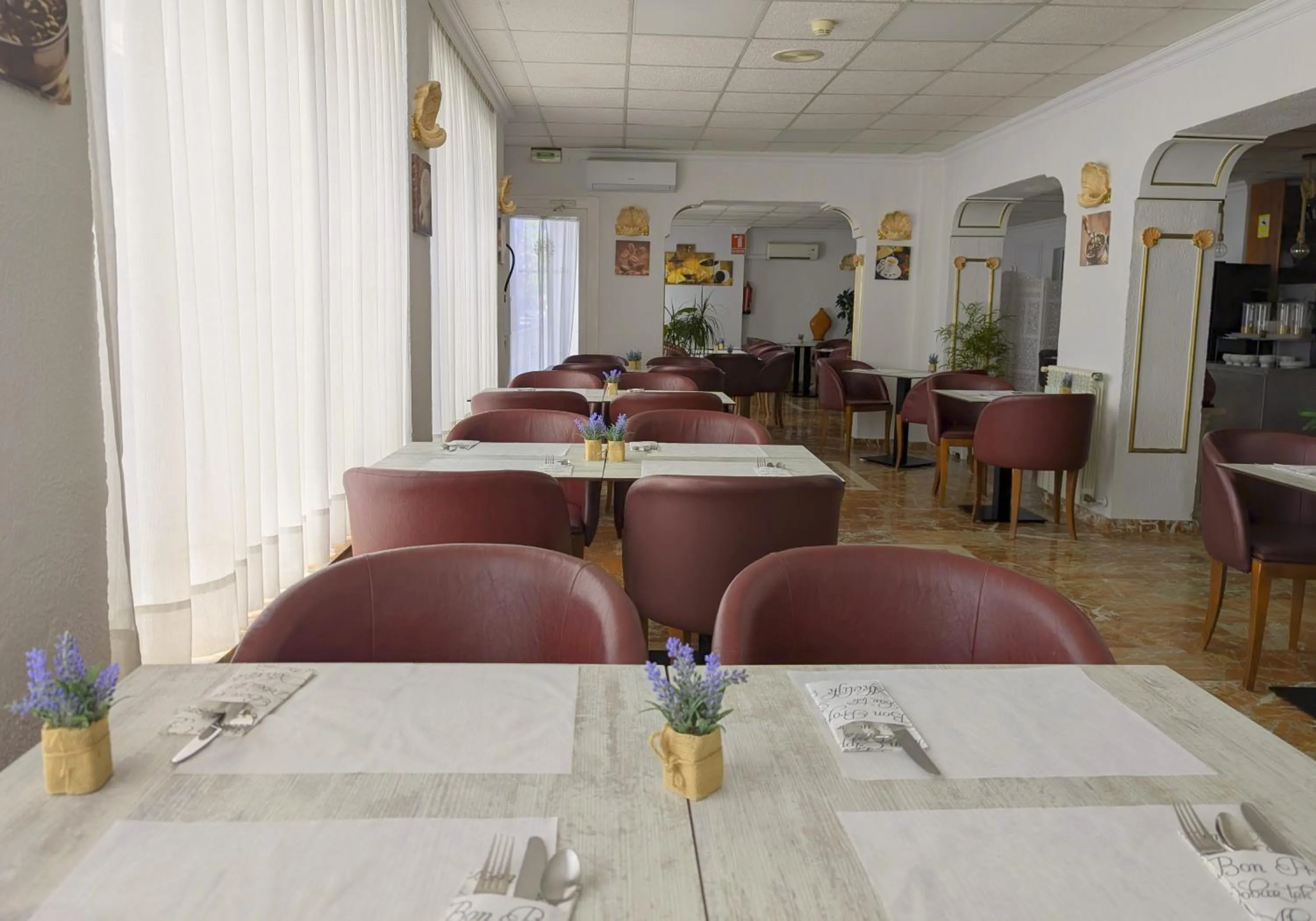 Restaurant/places to eat in Hotel Medium Claramar