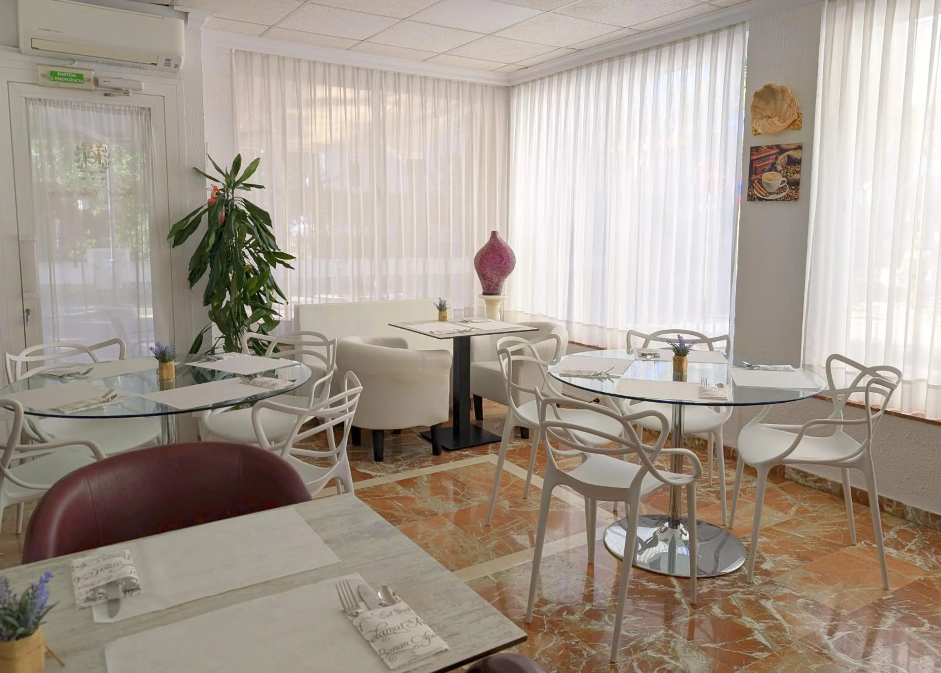 Dining area in Hotel Medium Claramar