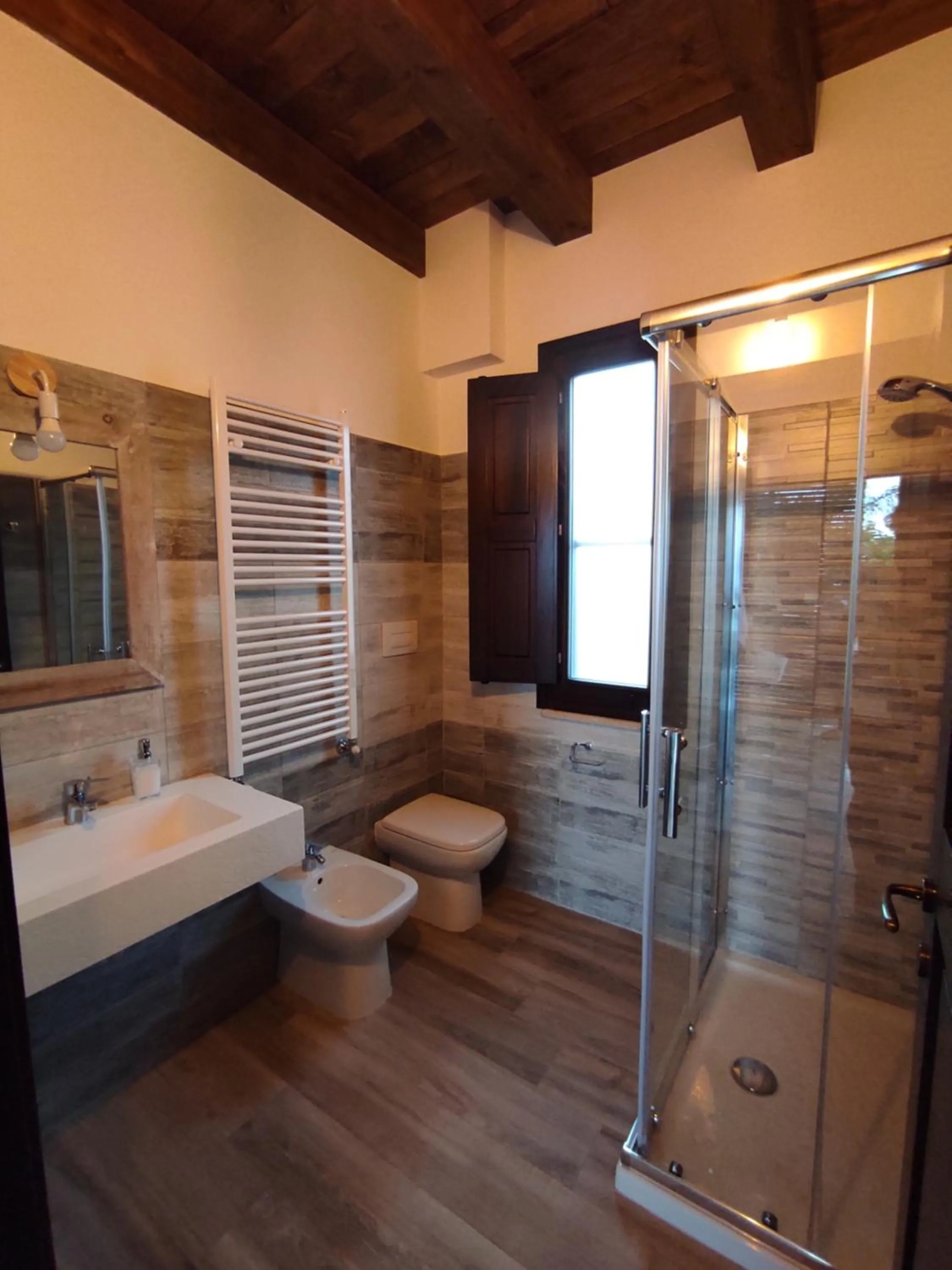 Shower in Casale Calabria