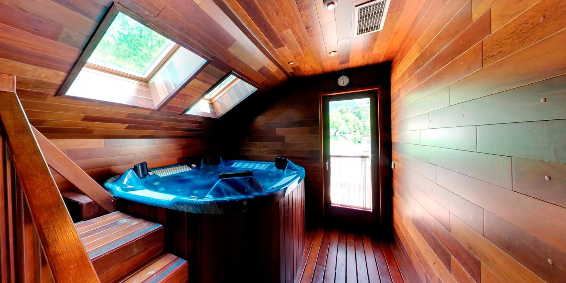 Hot Tub in Silken Ordesa