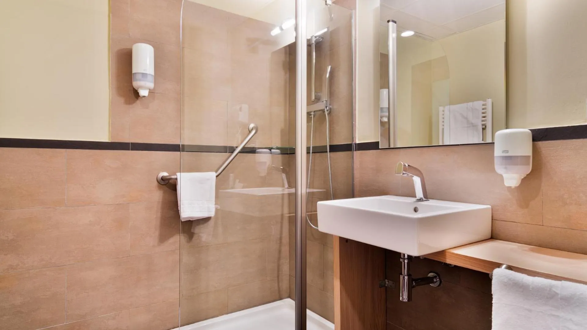 Bathroom in Silken Ordesa