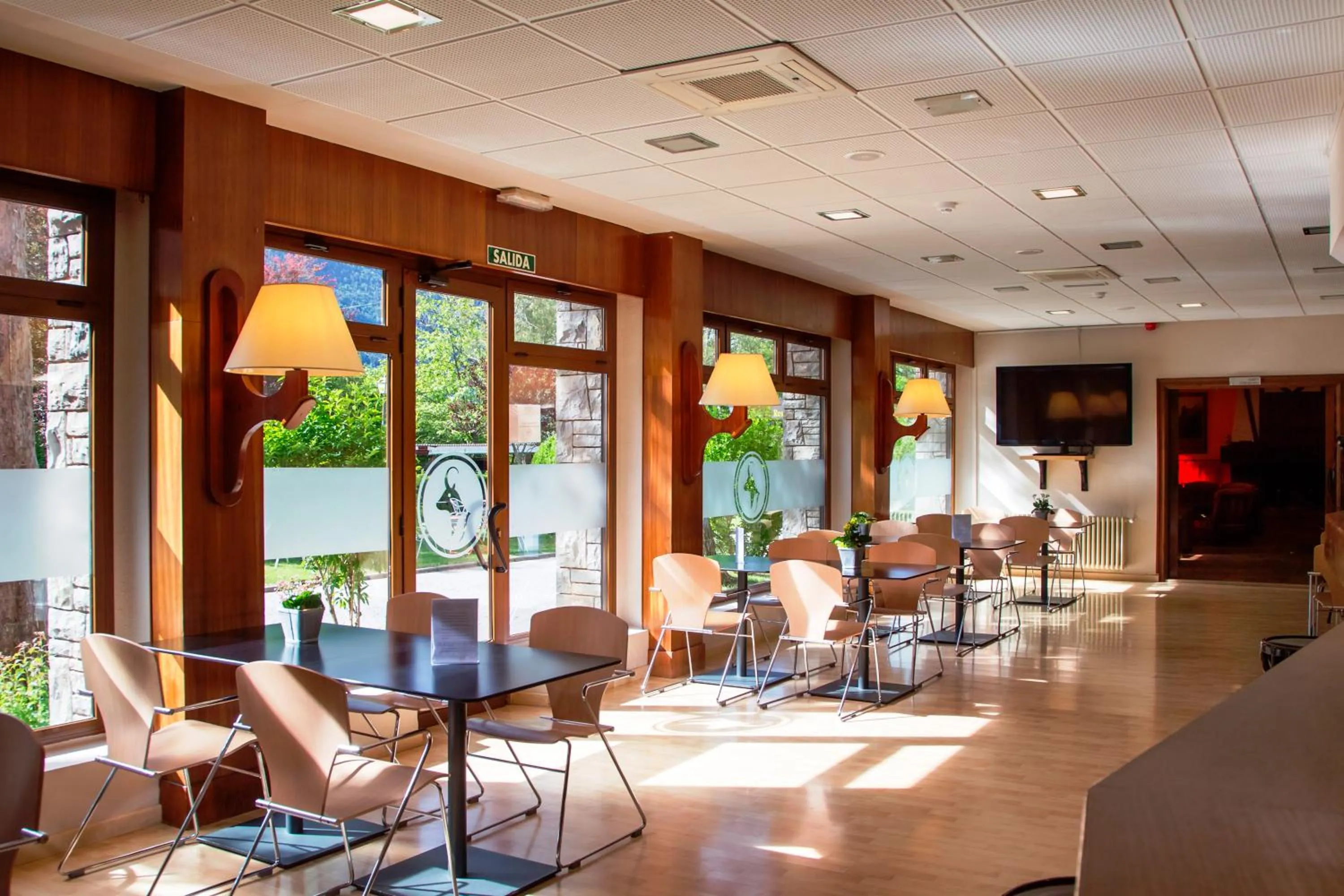 Lounge or bar in Silken Ordesa