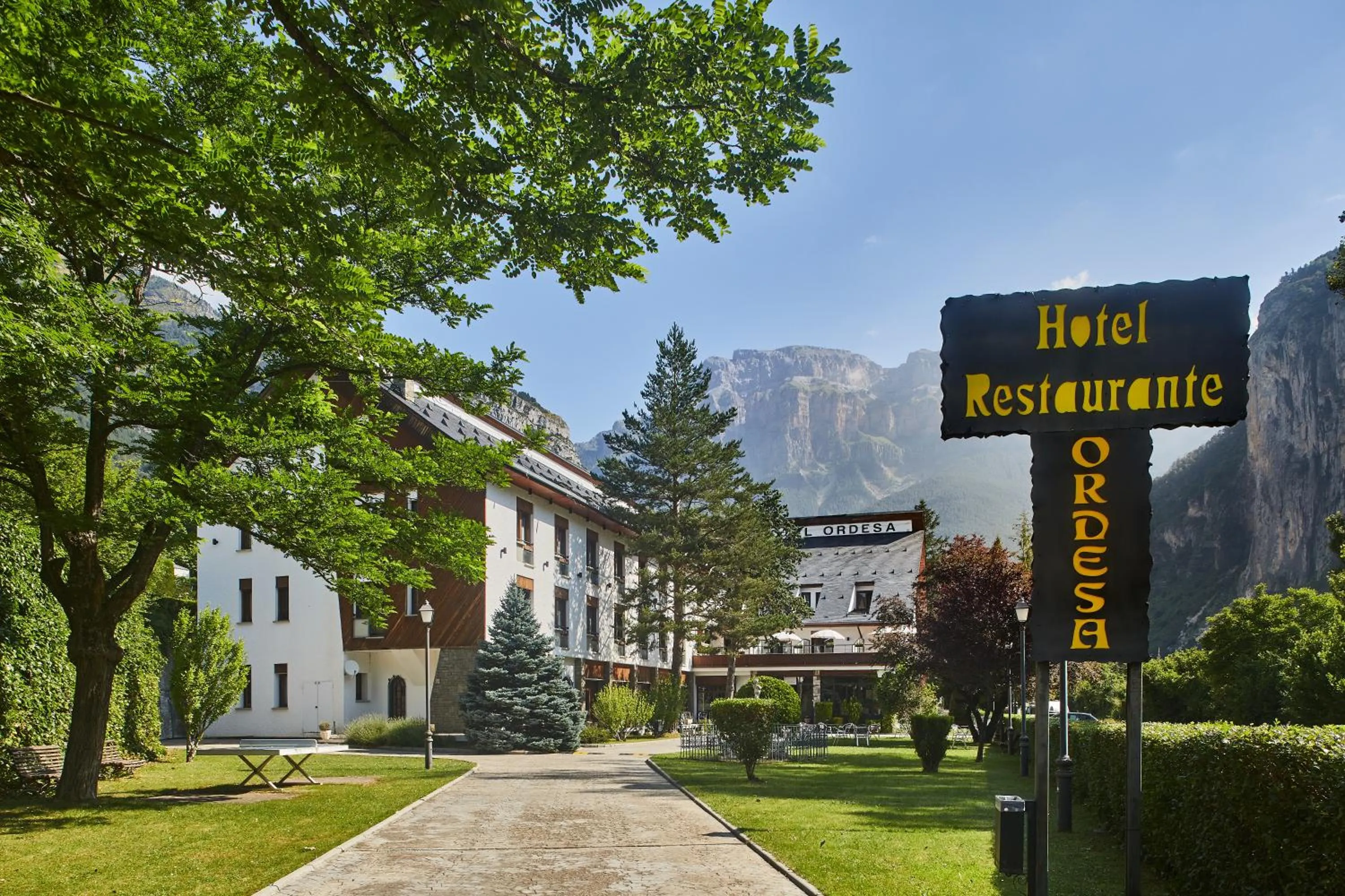 Property building in Silken Ordesa