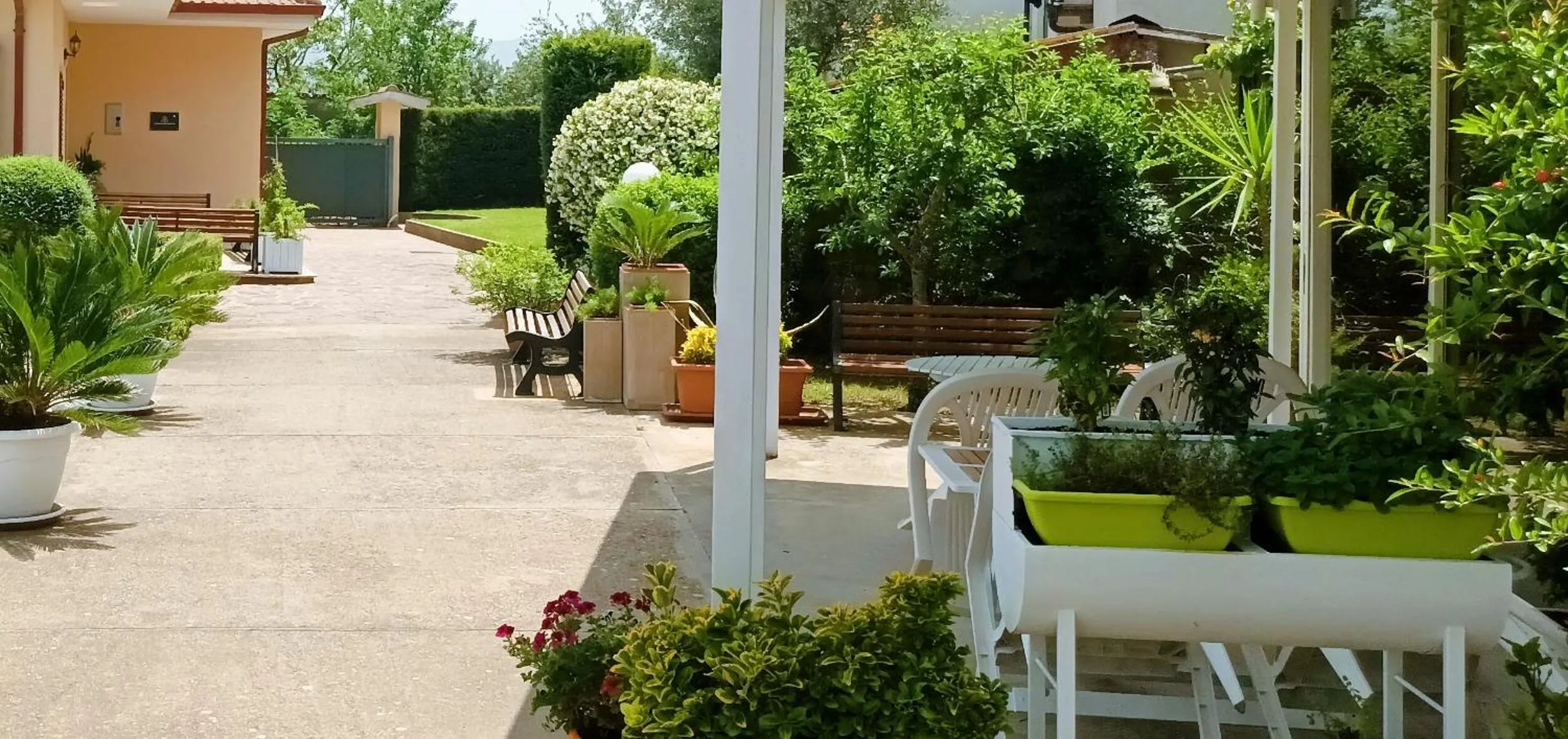 Garden in La Residenza del Marchesato