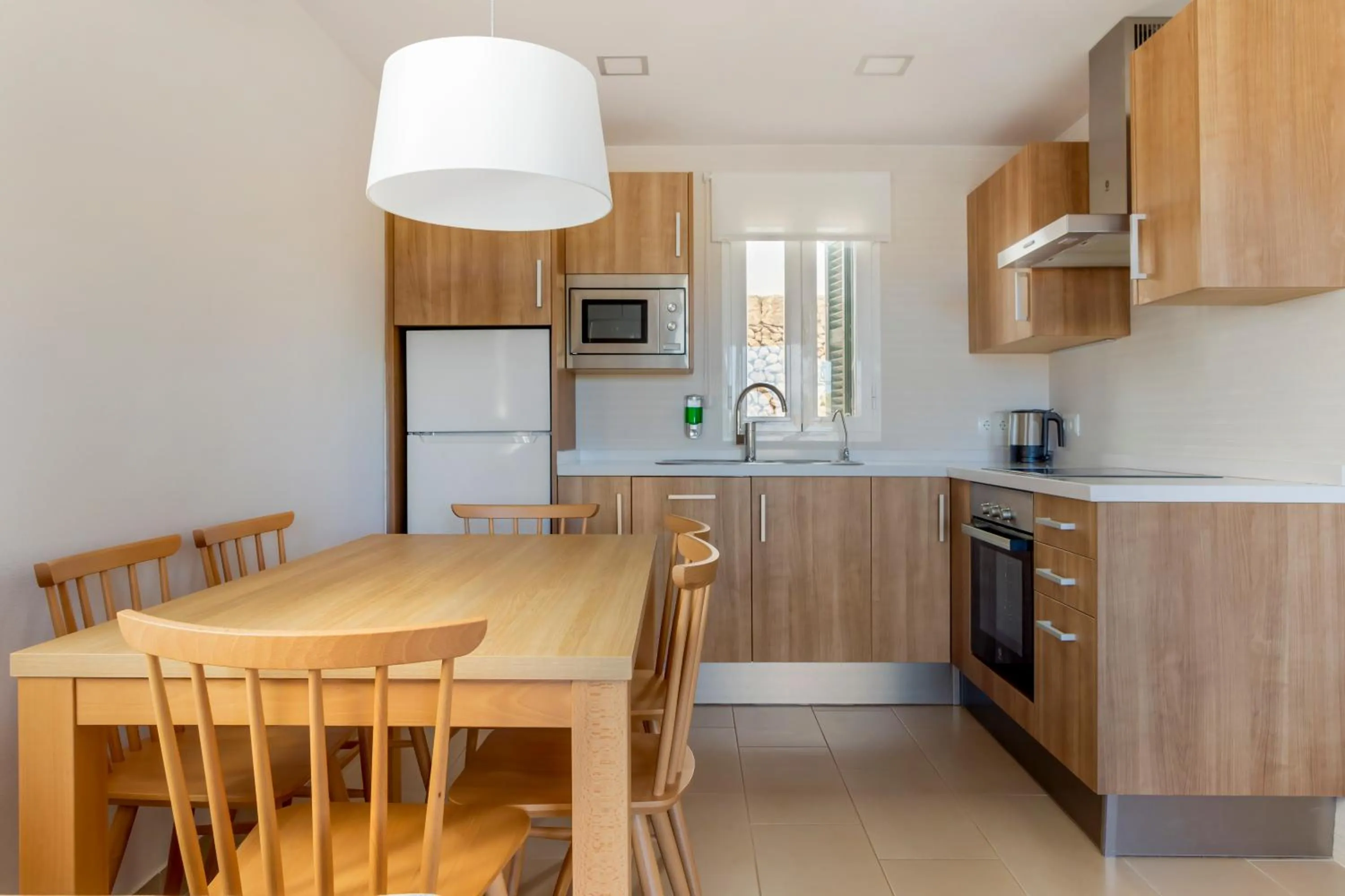 Kitchen or kitchenette in White Sands Beach Club