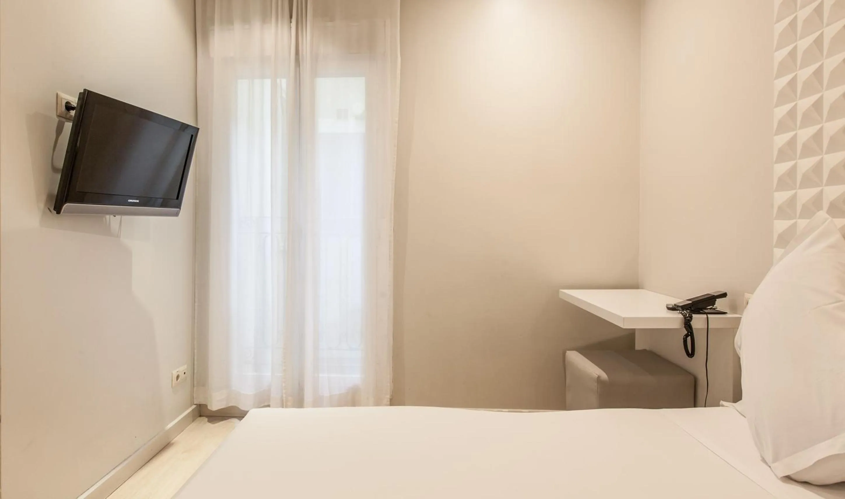 Bedroom, Bed in URBANSEA Atocha 113