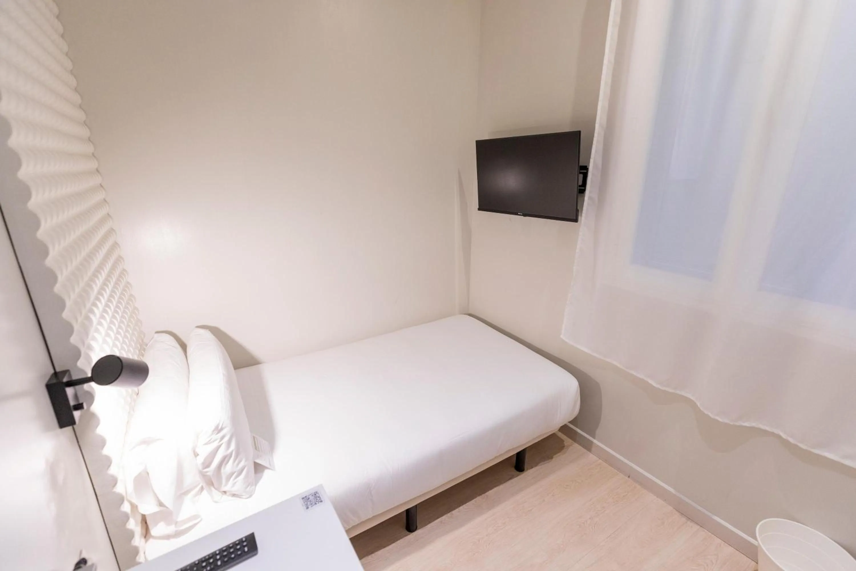 Photo of the whole room in URBANSEA Atocha 113