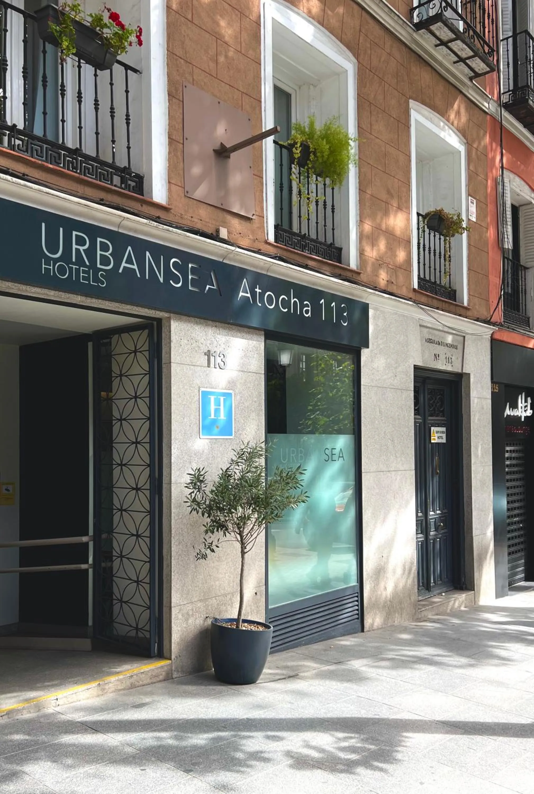 Facade/entrance in URBANSEA Atocha 113