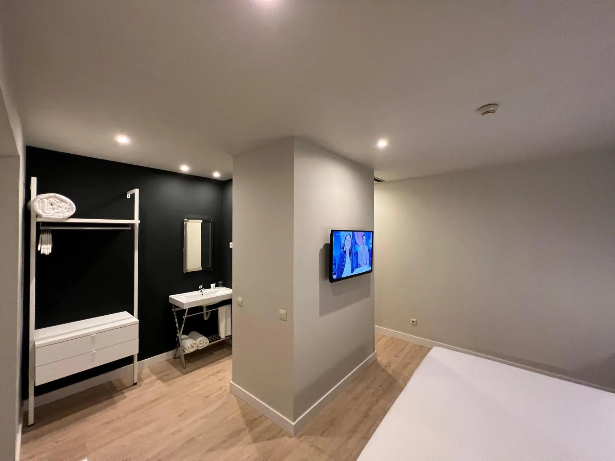 Bathroom, Bed in URBANSEA Atocha 113