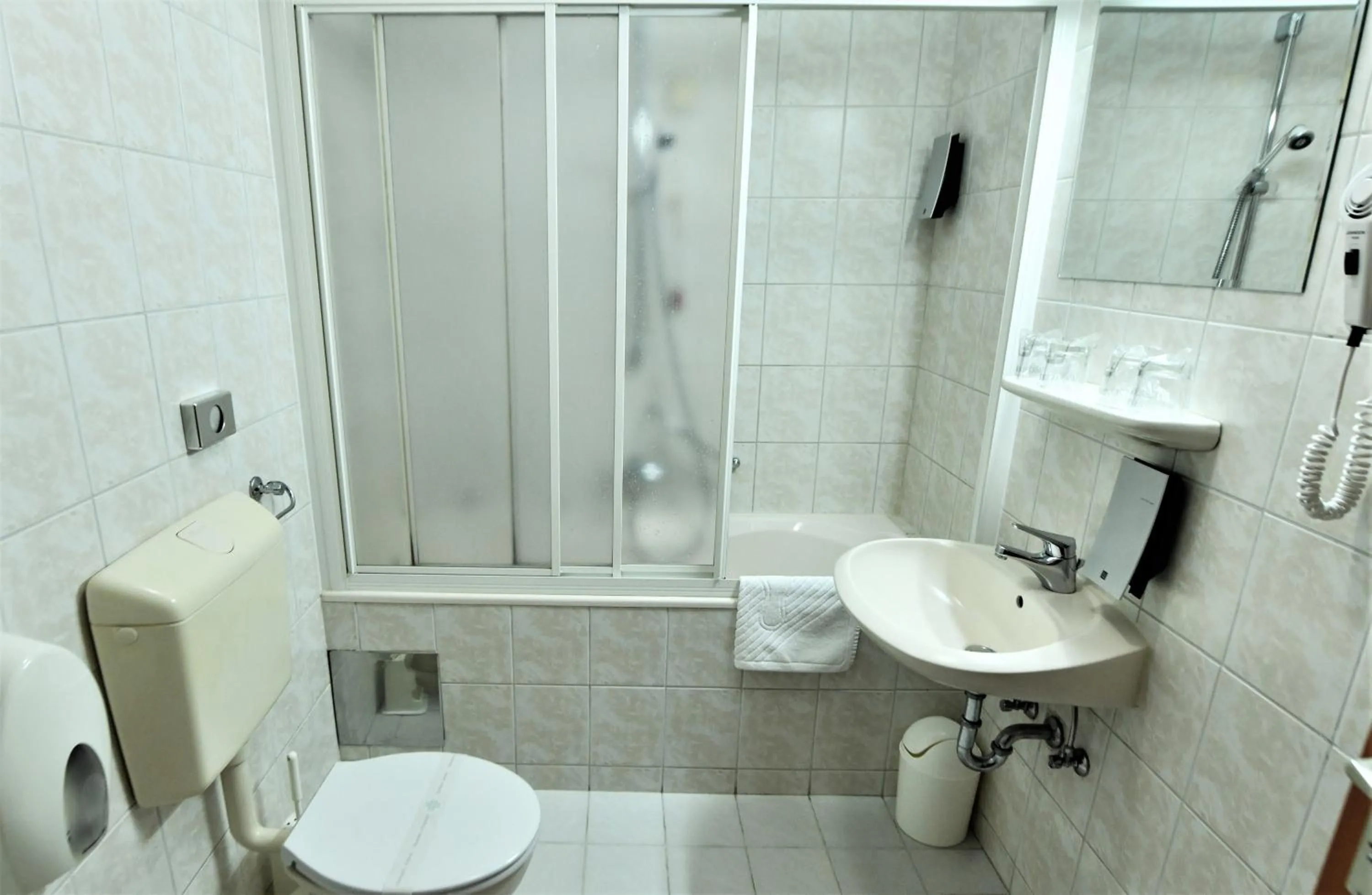 Bathroom in Hotel Alkar