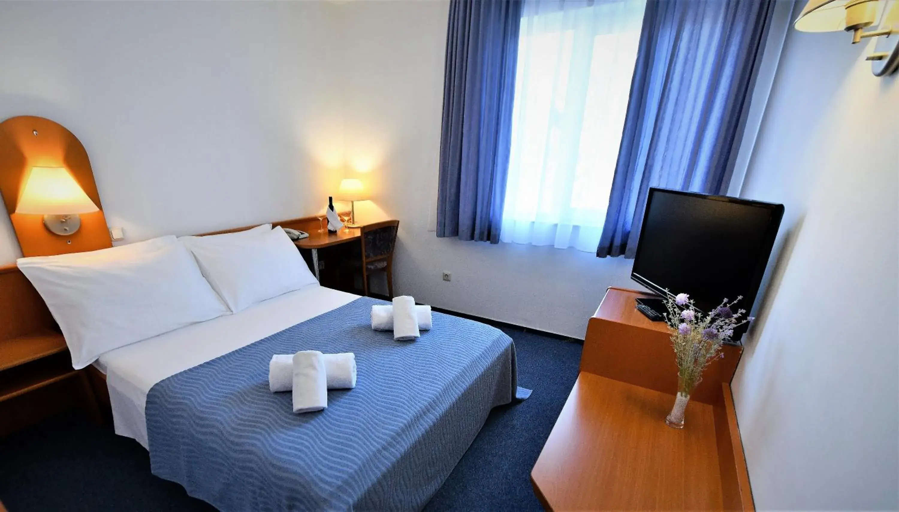 Standard Double Room in Hotel Alkar Standard Double Room in Hotel Alkar